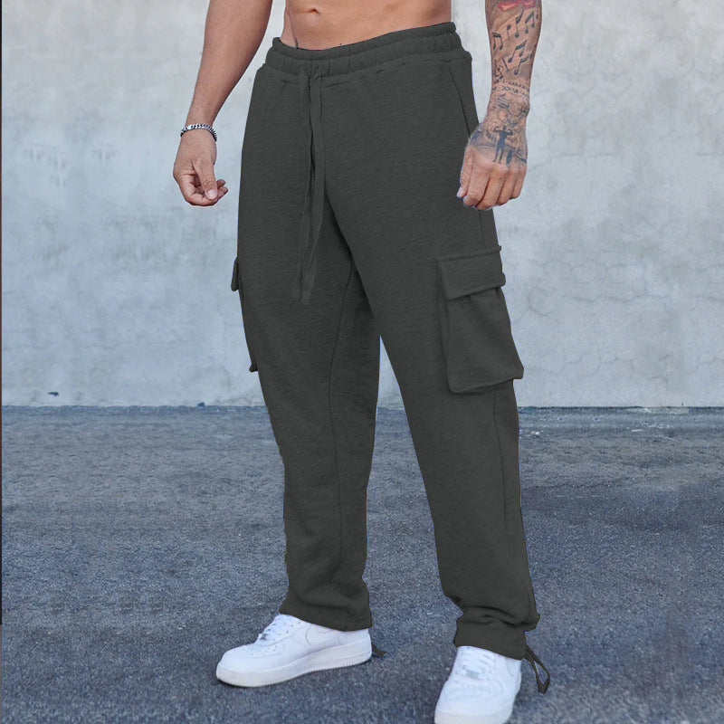 Men's cargo sweatpants in relaxed fit with large flap pockets and drawstring Chichicherry
