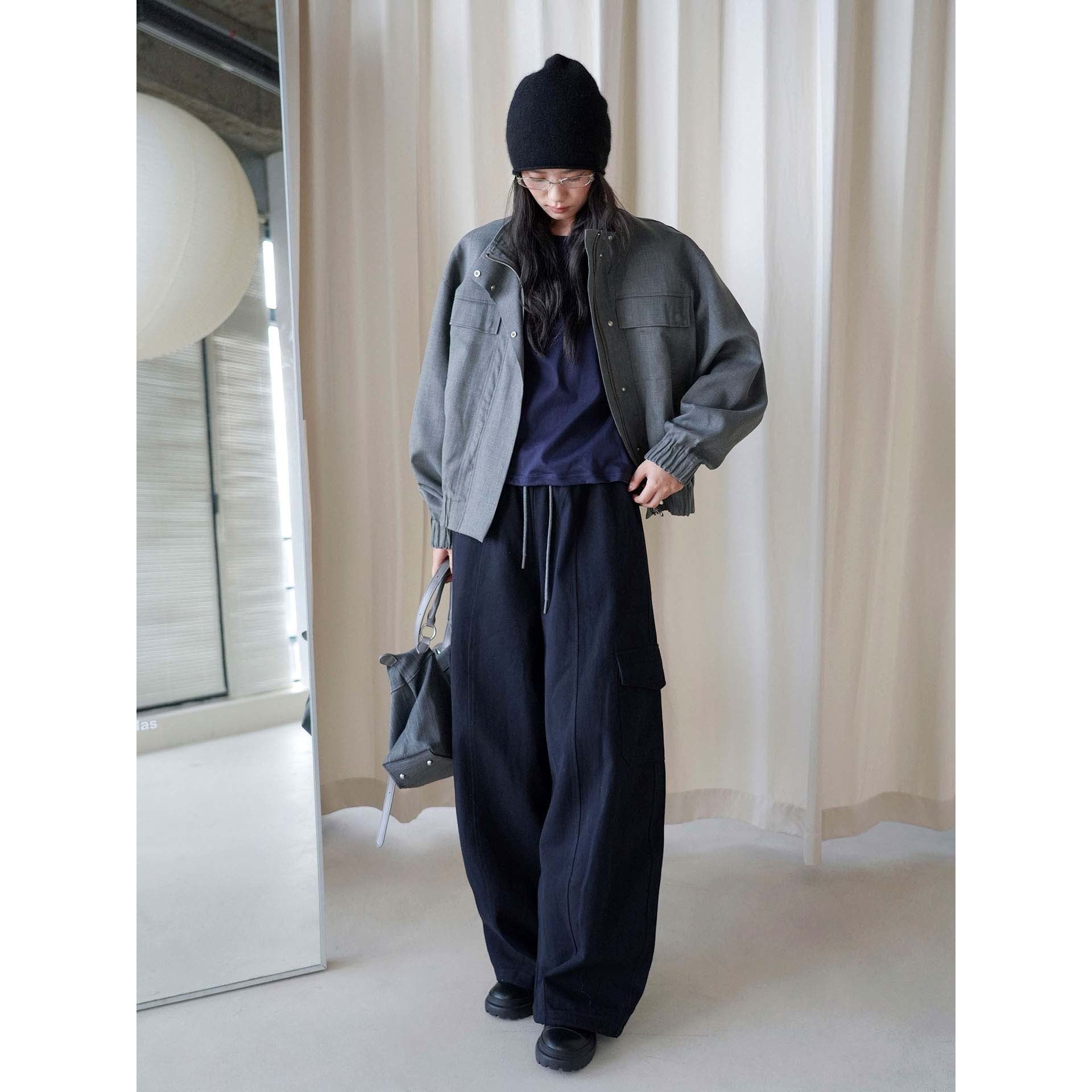 Women's loose Cargo pants with elastic waistband and large flap pockets Chichicherry