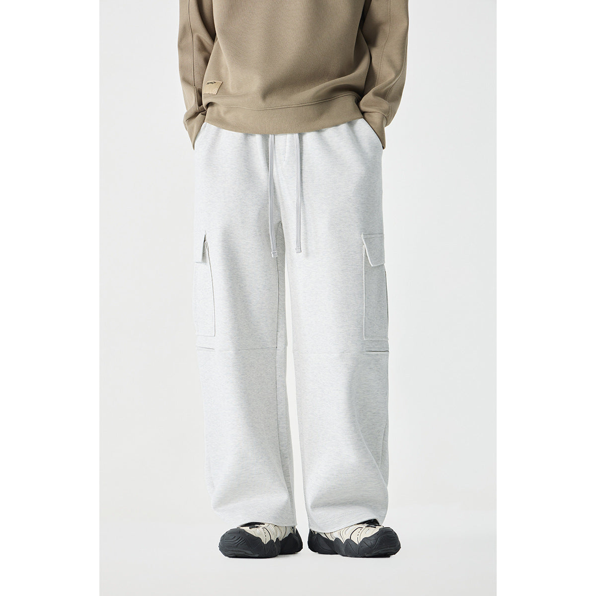 Women's Wide Cargo Jogging Pants made of French Terry with Elastic Waistband and Attached Flap Pockets Chichicherry