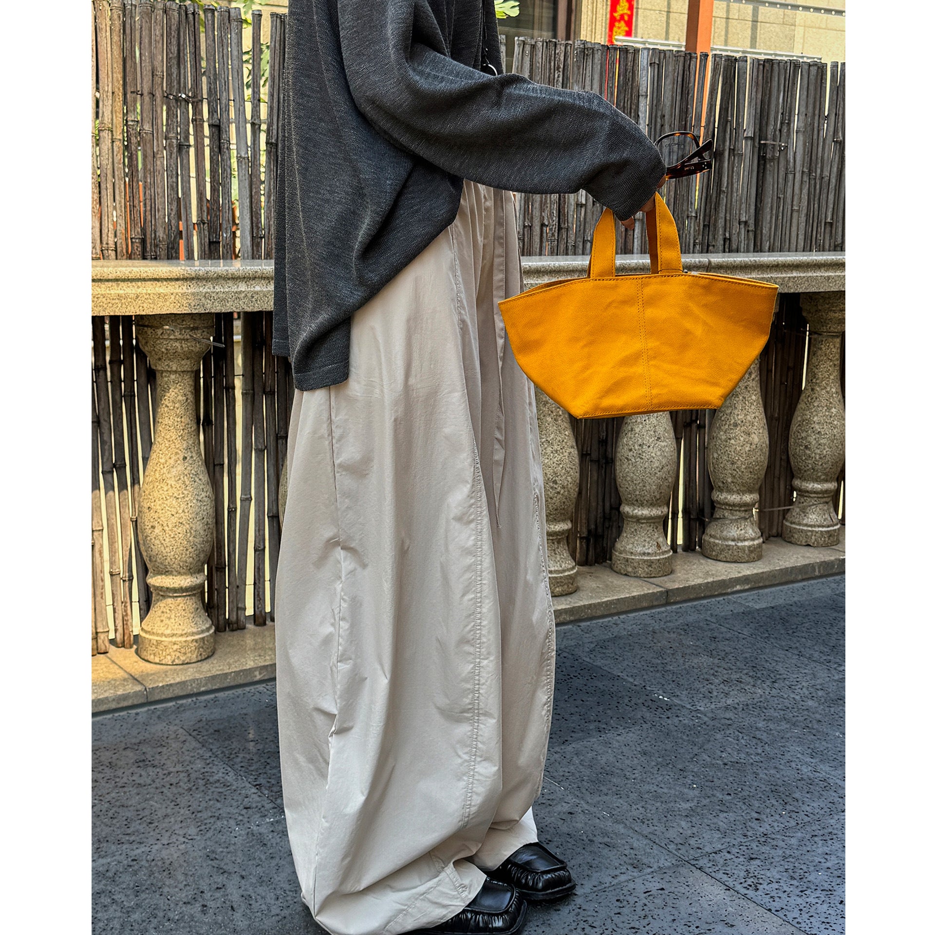 Women's Wide High-Waist Baggy Pants with Drawstring and Division Seams Chichicherry