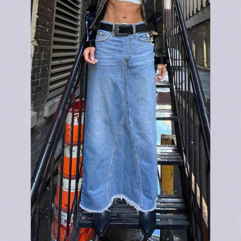 Ladies high-waisted denim maxi skirt with straight cut, decorative seams and raw fringe hem Chichicherry