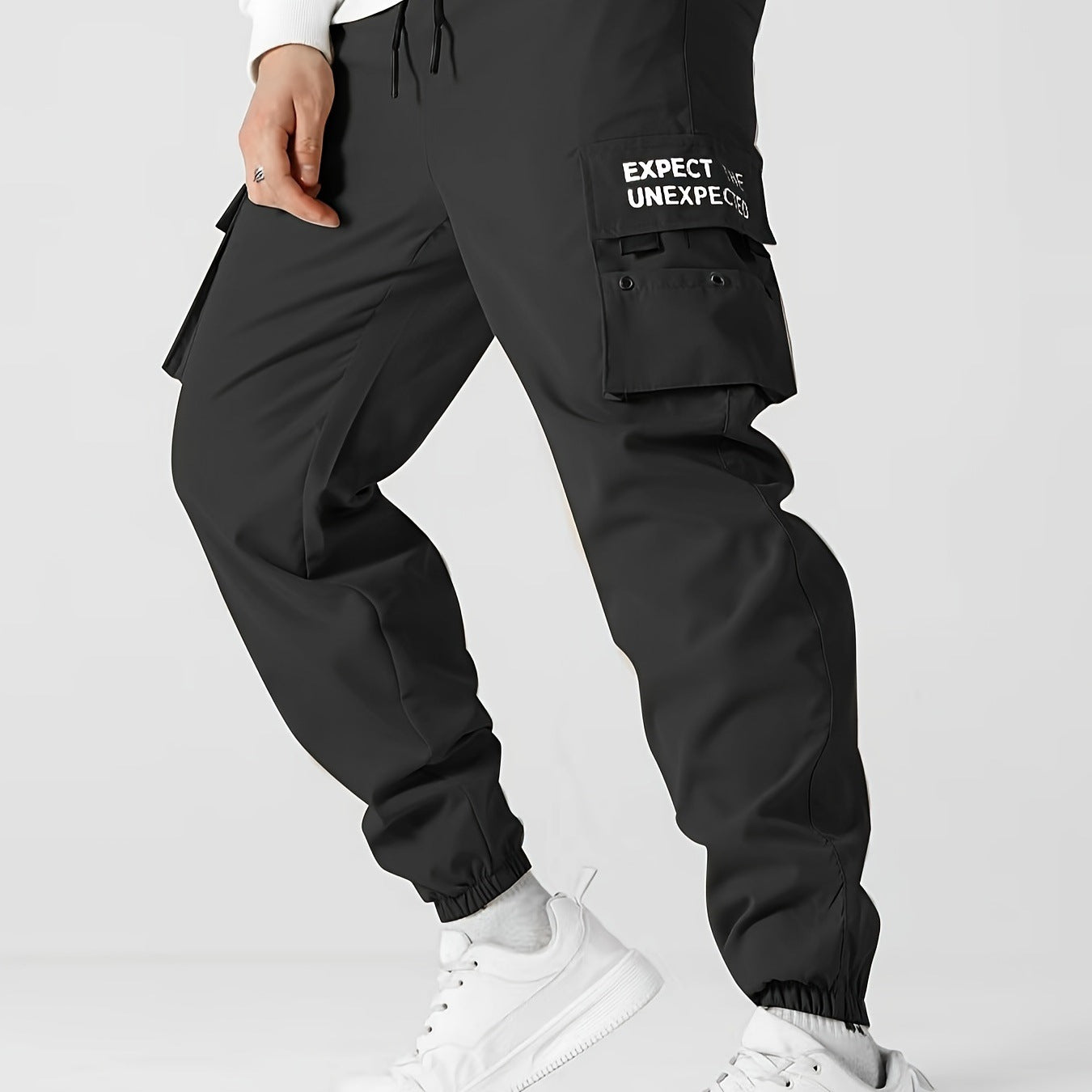 Men's Tapered Cargo Jogging Pants with Elastic Waistband, Multiple Pockets & Cuffs Chichicherry