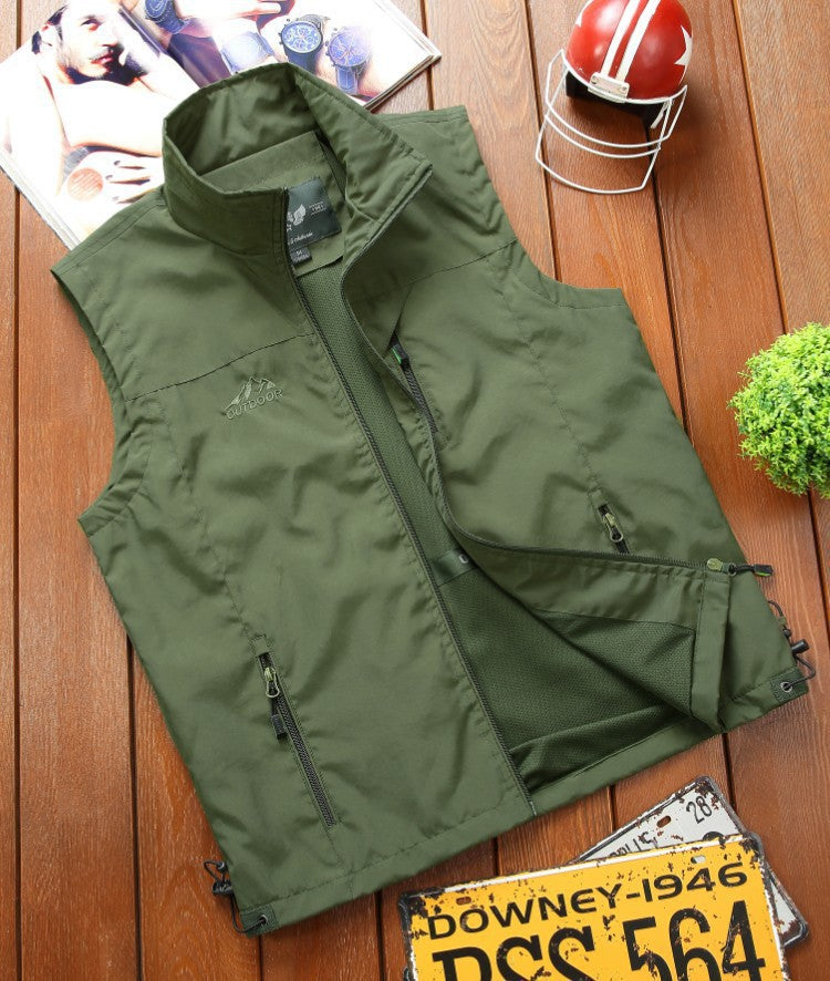 Men's utility outdoor vest with breathable mesh lining, zippered pockets, and adjustable hem Chichicherry