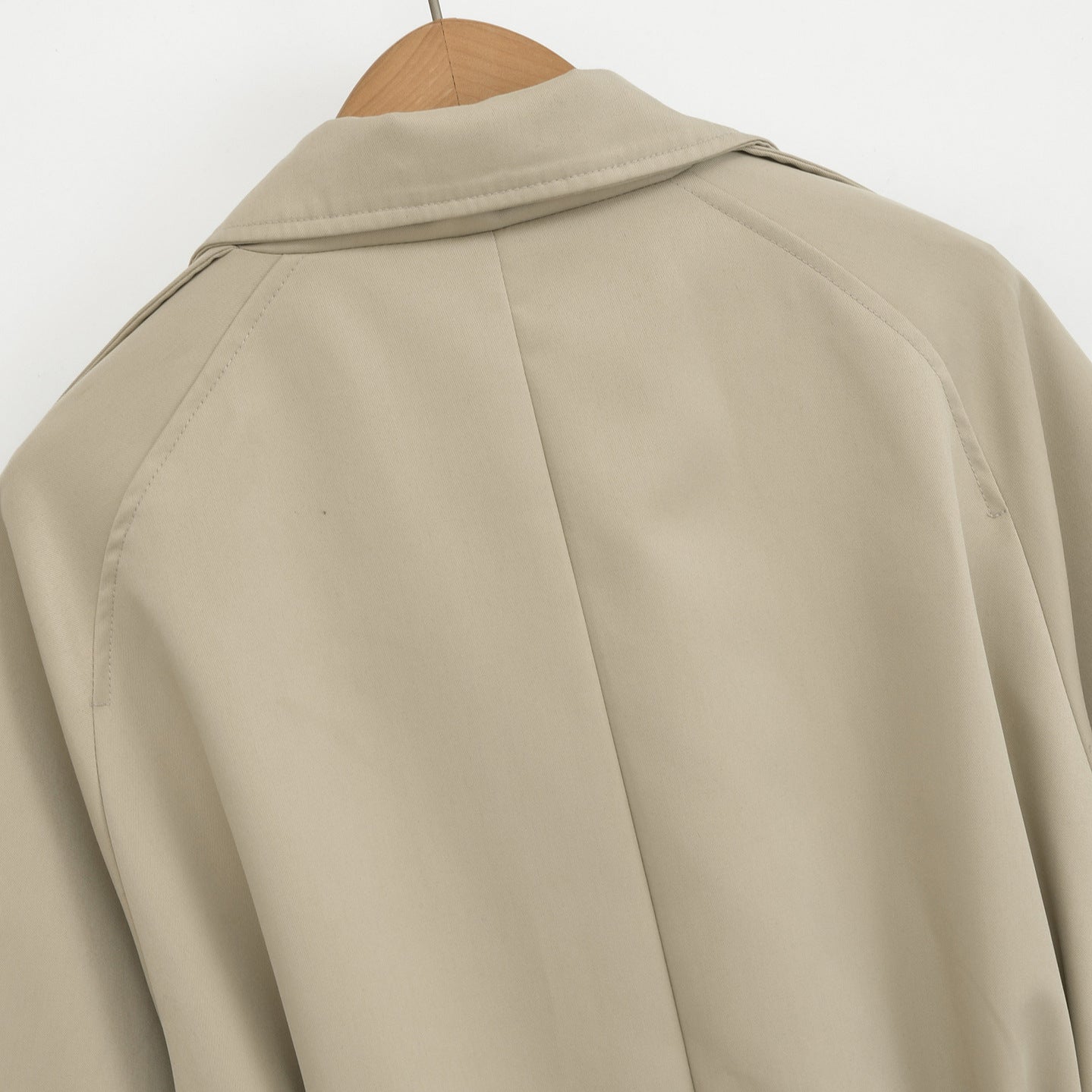 Ladies short trench with tie belt and wide arm Chichicherry