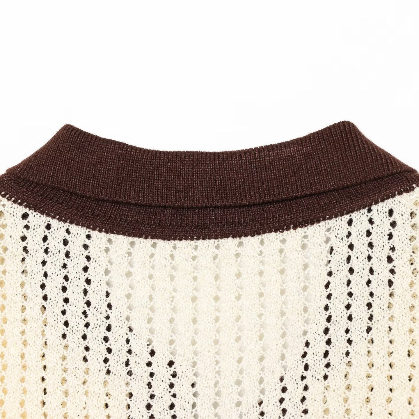 Women's short-sleeve polo pullover made of openwork knit with open V-neck Chichicherry