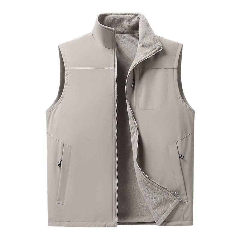 Men's fleece vest with stand-up collar, softshell lining and zippered pockets Chichicherry