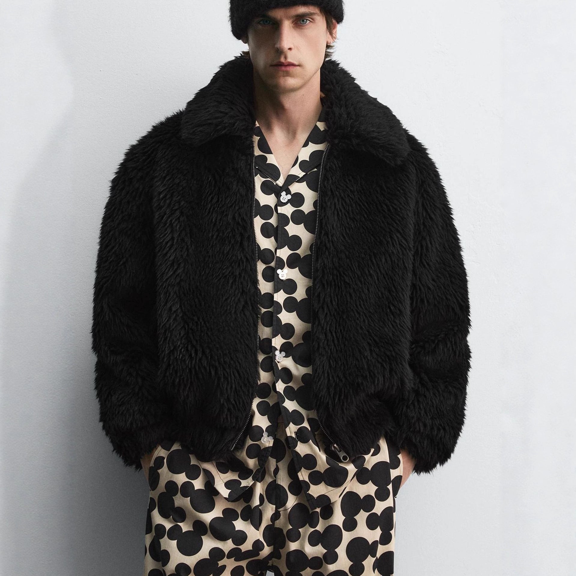 Men's short jacket made of faux fur with zipper and boxy cut Chichicherry