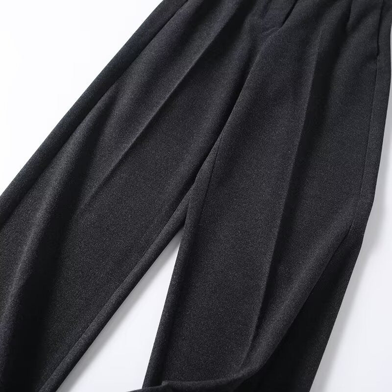 Women's High-Waisted Pleated Trousers with Wide Leg and Classic Tailoring Chichicherry