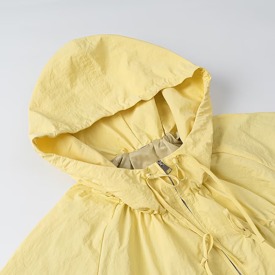 Women's Lightweight Hooded Windbreaker with Drawstring, Cropped Cut and Elastic Cuffs Chichicherry