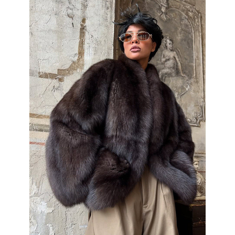Ladies short fur coat with kimono sleeves and stand-up collar Chichicherry