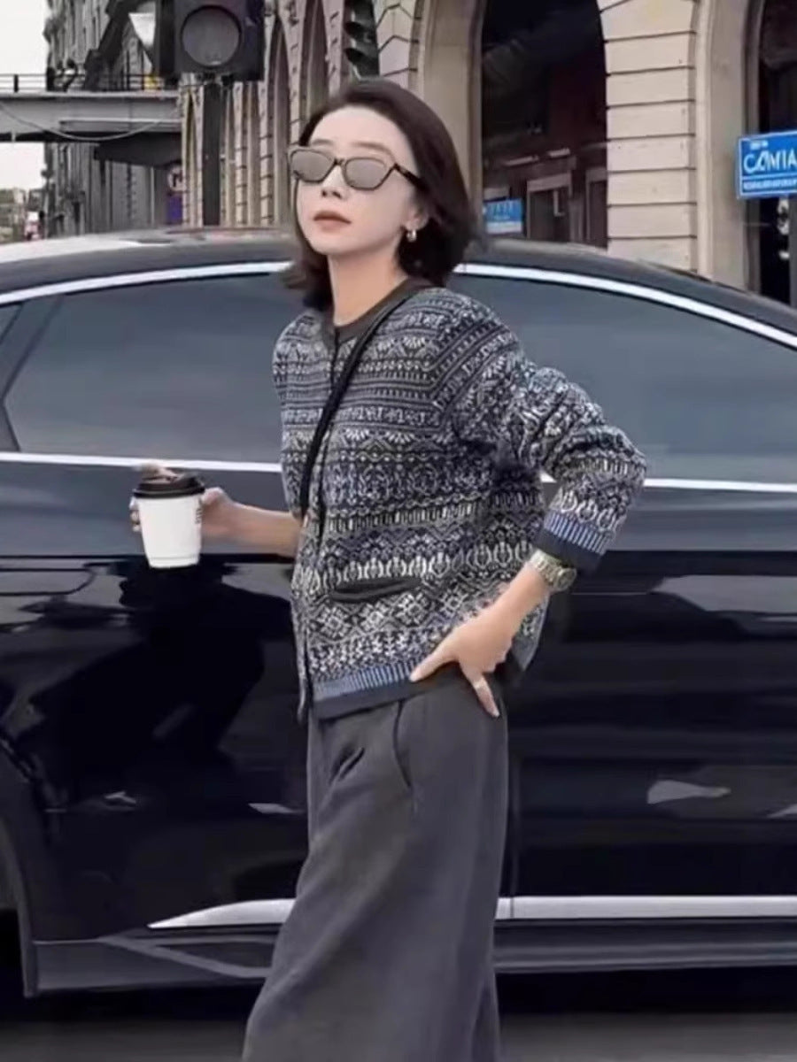 Women Short Jacket-Cardigan with Jacquard Pattern, Ribbed Cuffs and Round Neck Chichicherry