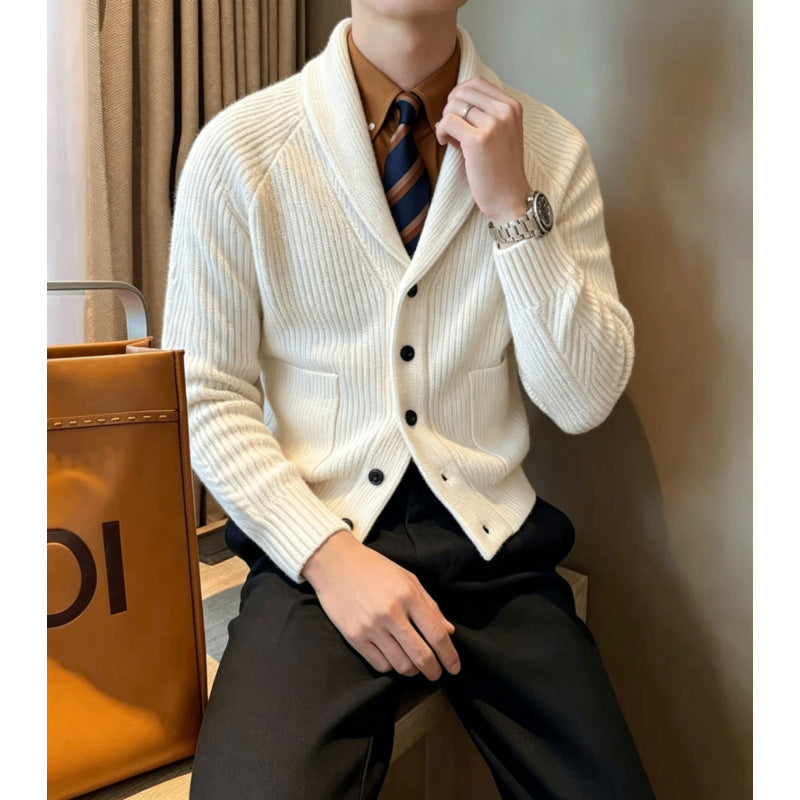 Herren Schalkragen-Strickcardigan mit Rippenstruktur, Knopfleiste und aufgesetzten Taschen Chichicherry