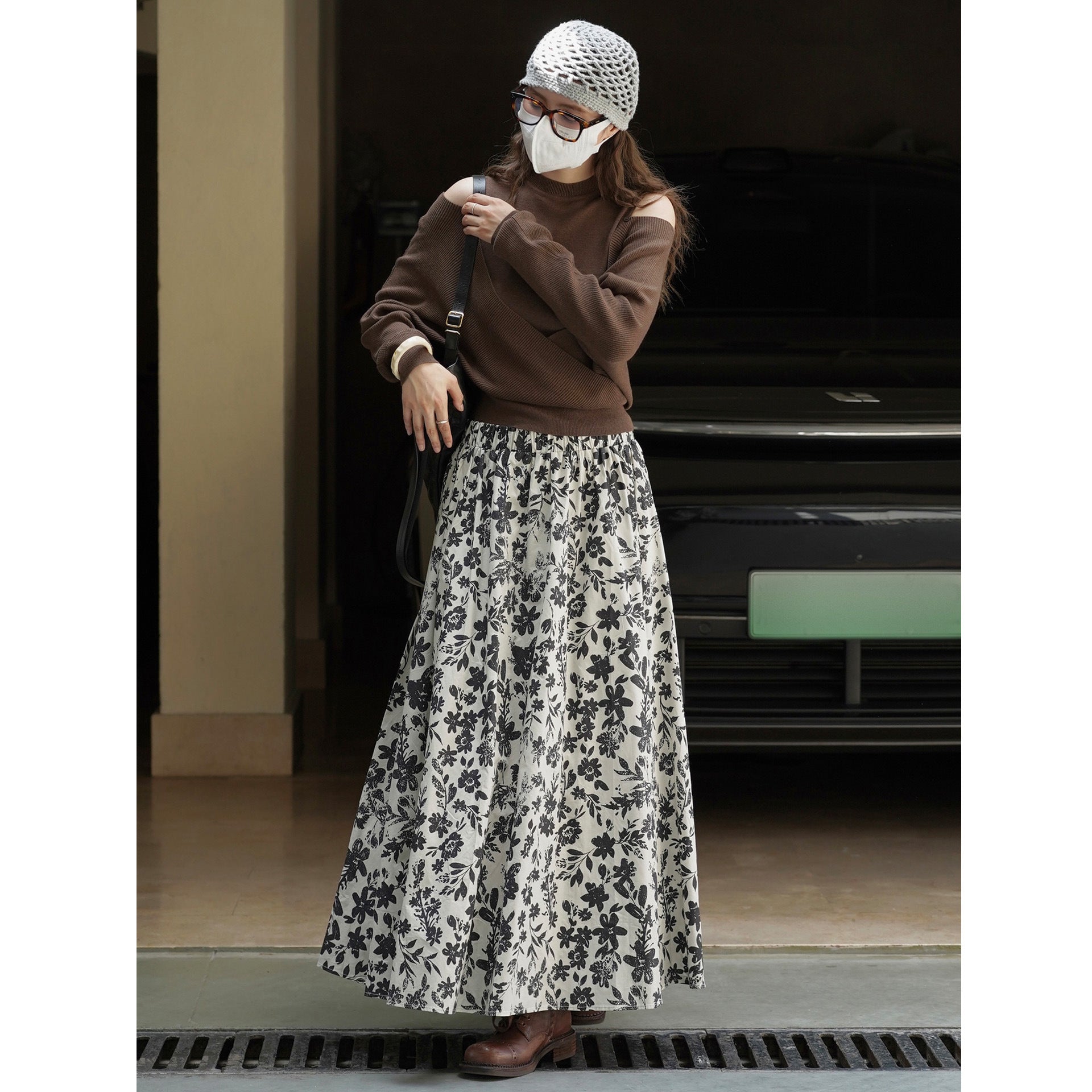 Women's Wide Midi Skirt with Gathered Waistband and Floral Pattern Chichicherry