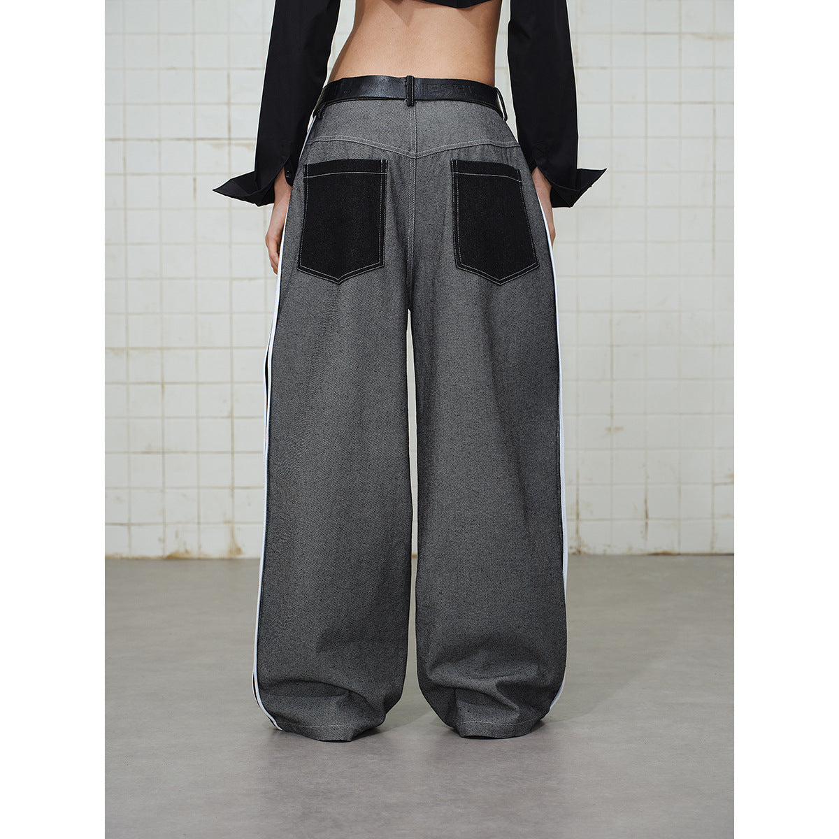 Women's Wide-Leg Cargo Jeans with Applied Graphic Patches and Contrast Stripes Chichicherry