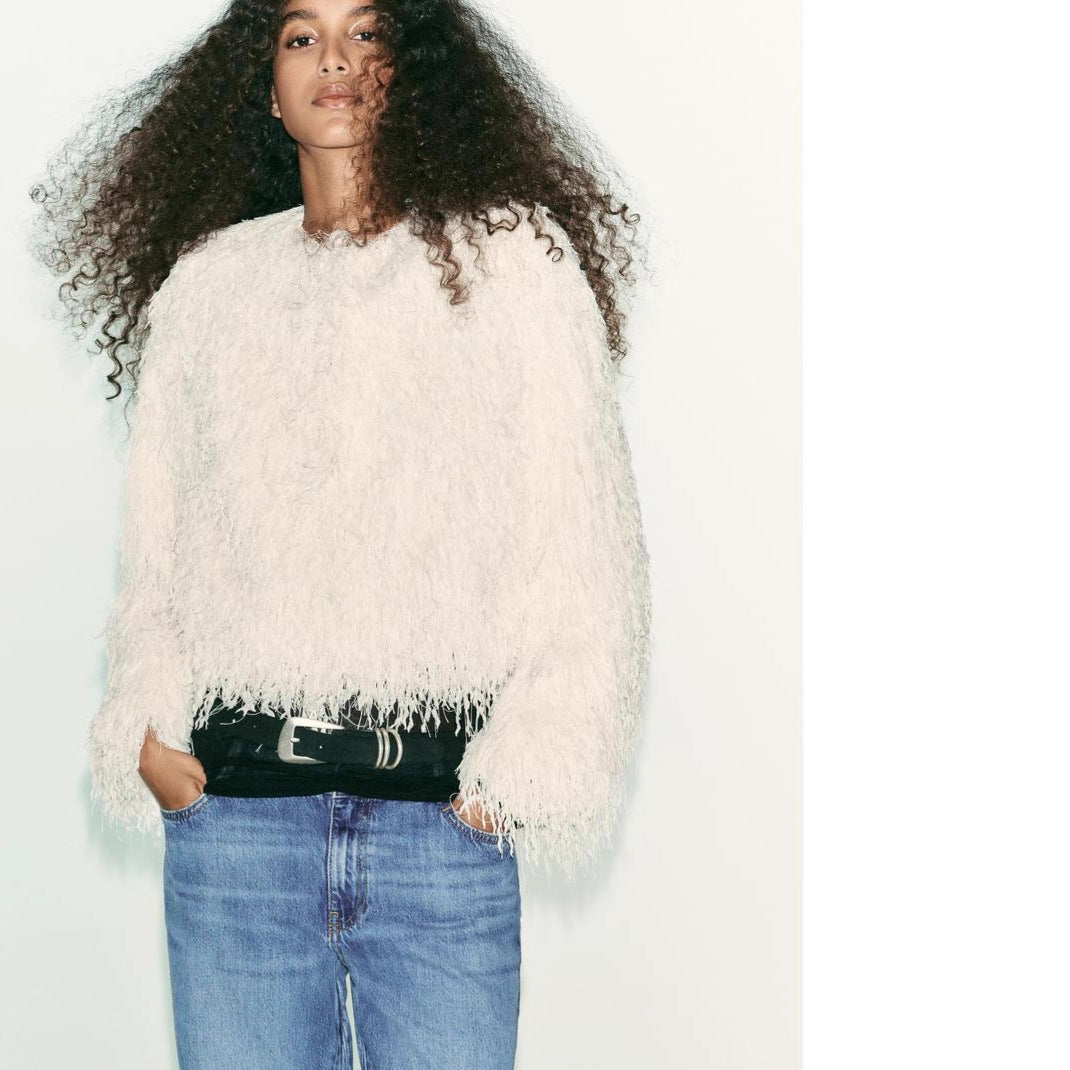 Women Fluffy Fringe Sweater in Boxy Cut Chichicherry