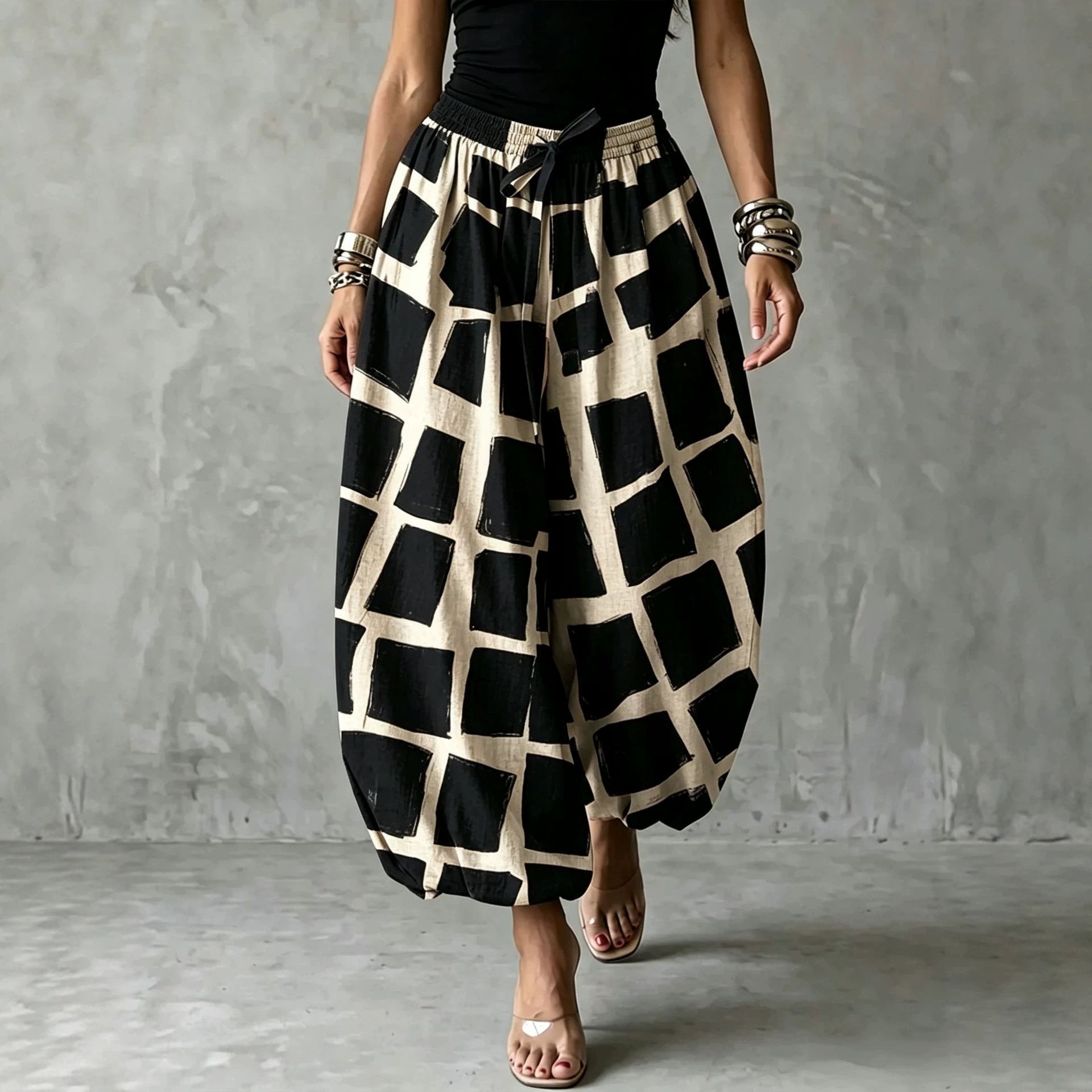 Women's balloon pants with wide elastic waistband and graphic print Chichicherry