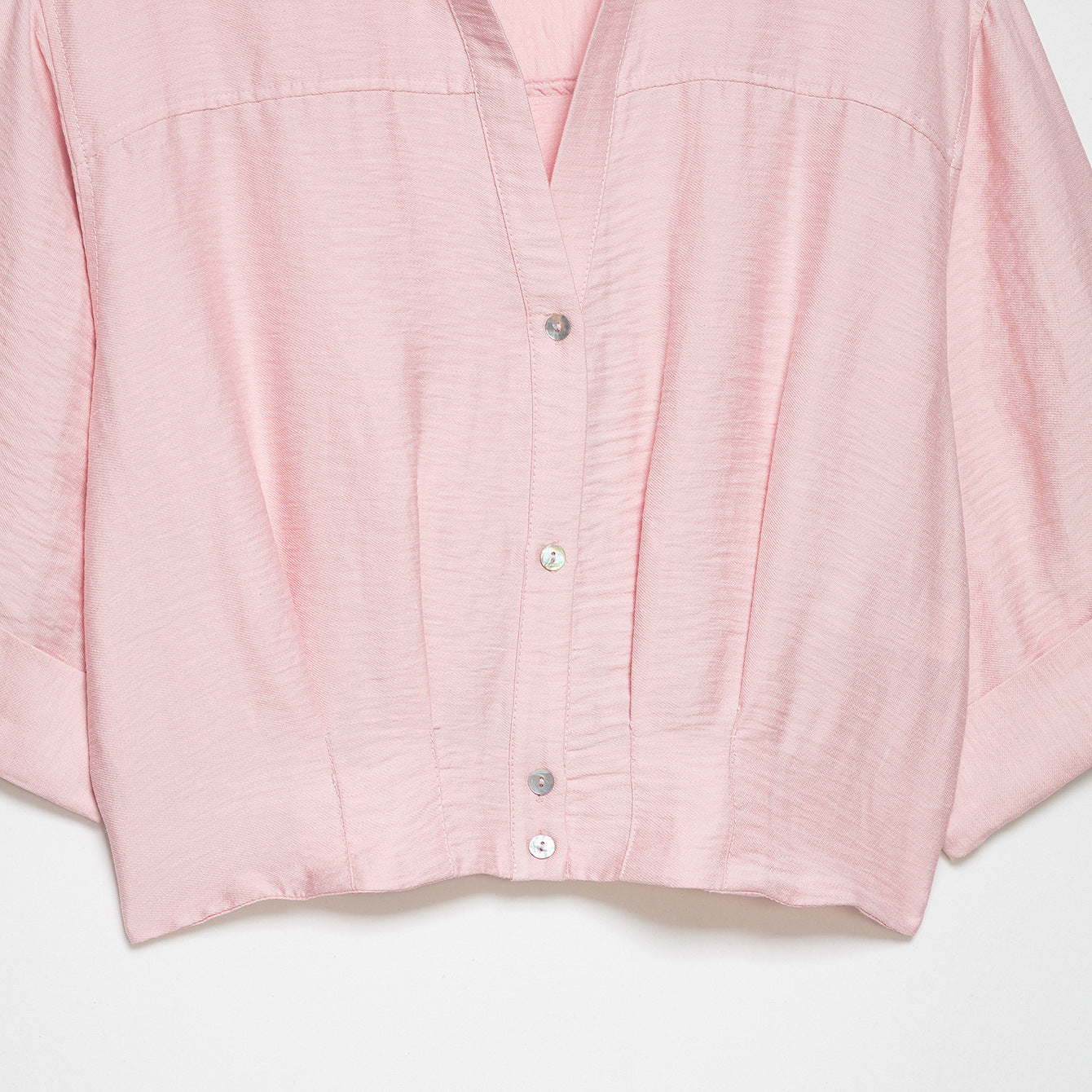 Women's Oversize Lightweight Shirt Blouse with Buttoned Sleeves and V-Neck Chichicherry
