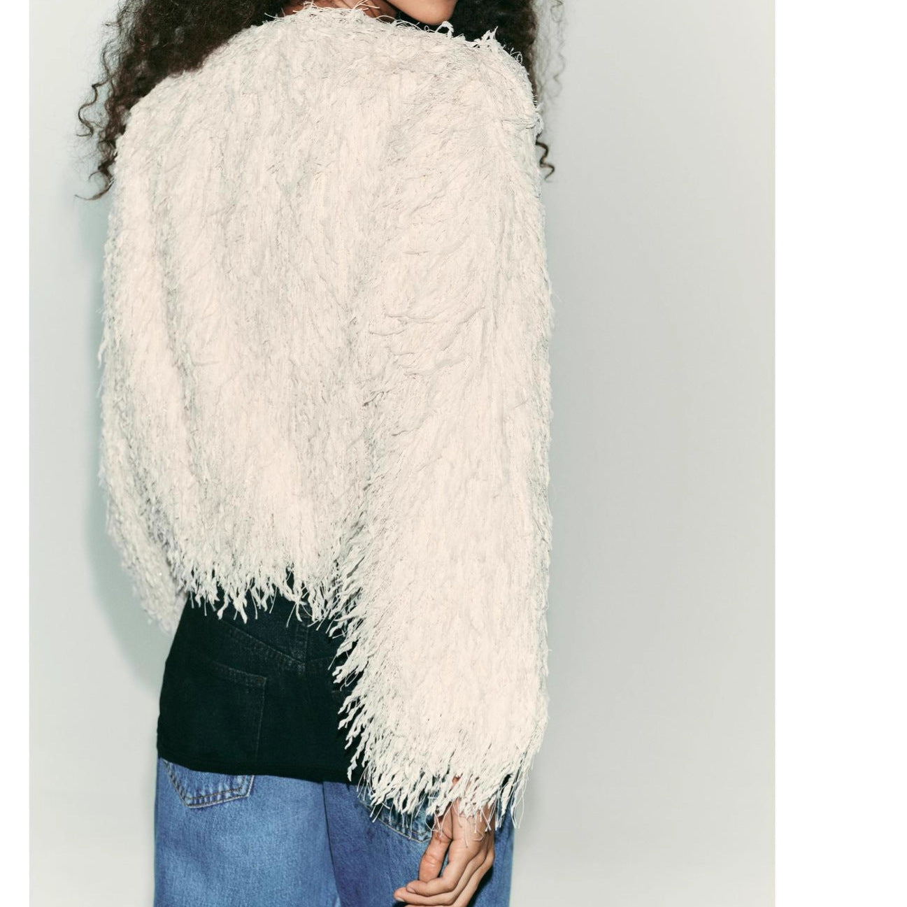 Women Fluffy Fringe Sweater in Boxy Cut Chichicherry