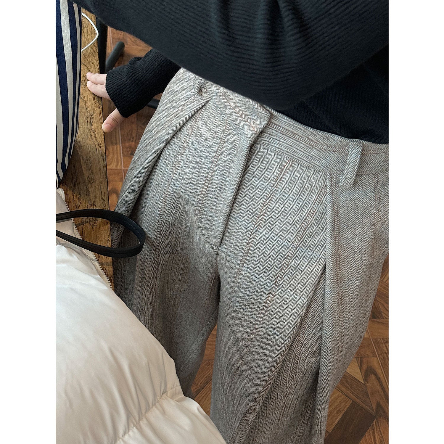 Women's Wide High-Waisted Pleated Trousers made of Wool Blend with Deep Creases and Wide Leg Chichicherry