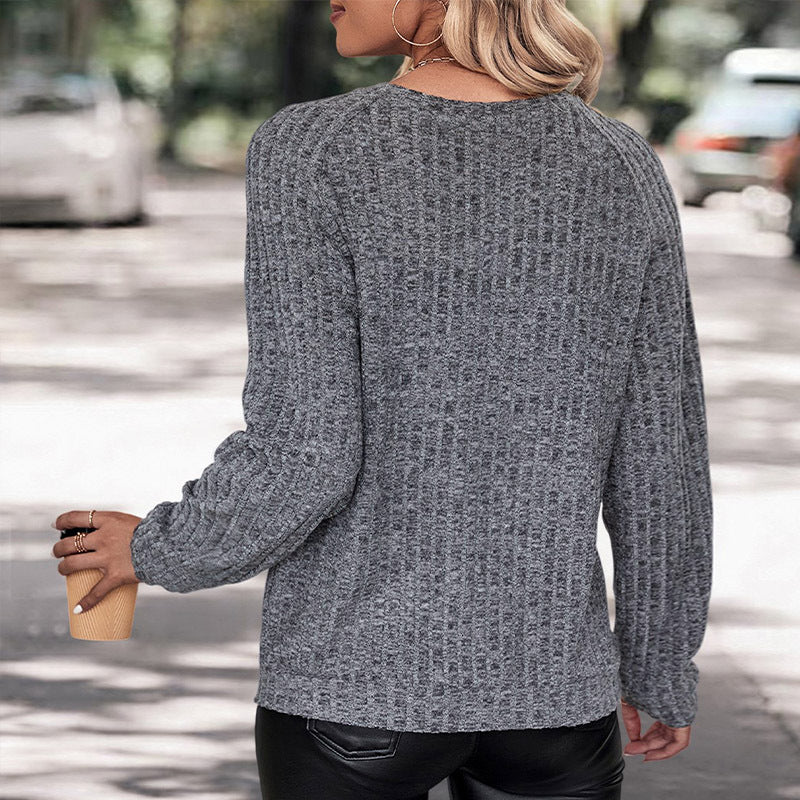 Women's short-cut structured knit sweater with round neck and relaxed waist Chichicherry