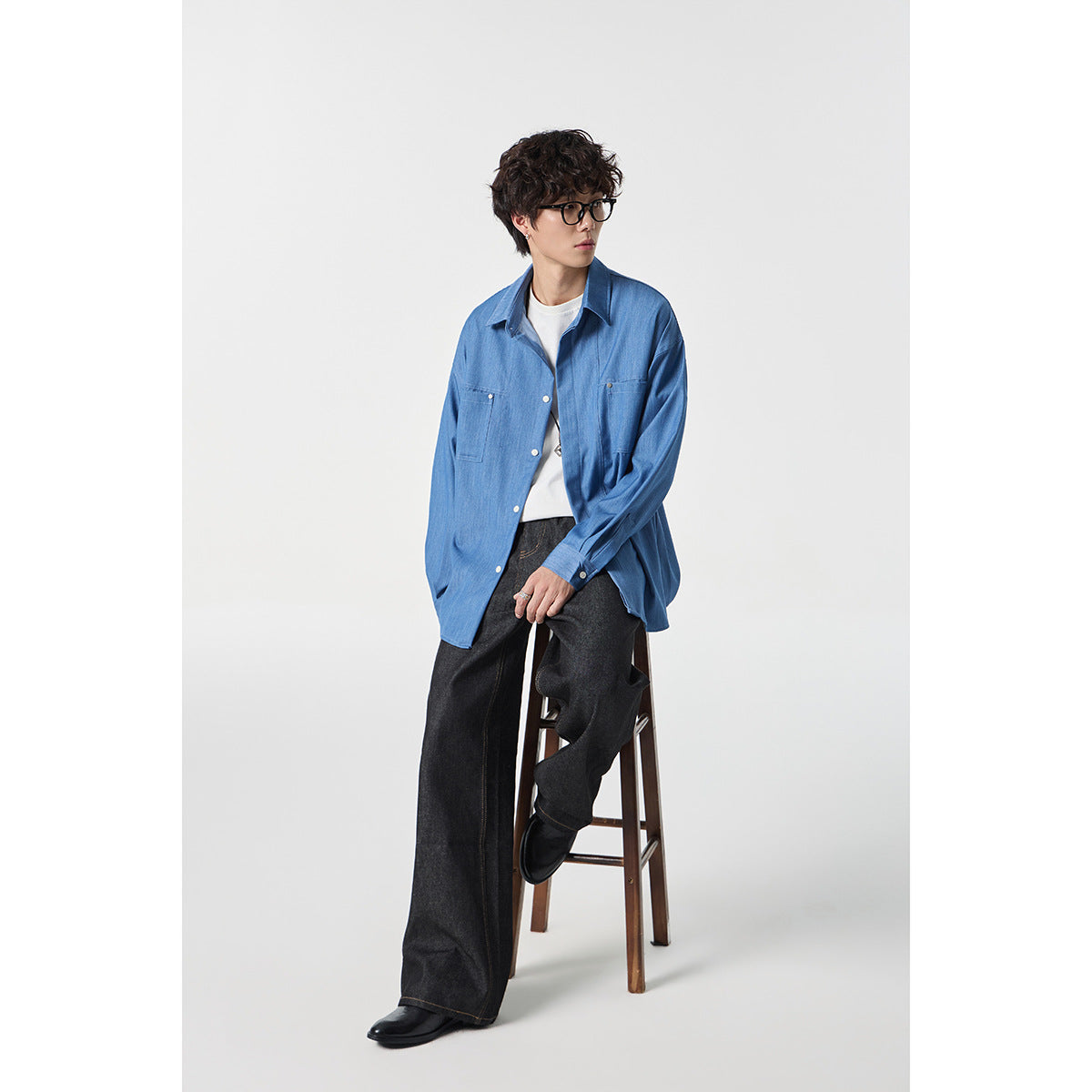 Men's Oversized Shirt Jacket made of lightweight denim quality with concealed button placket and chest pockets Chichicherry