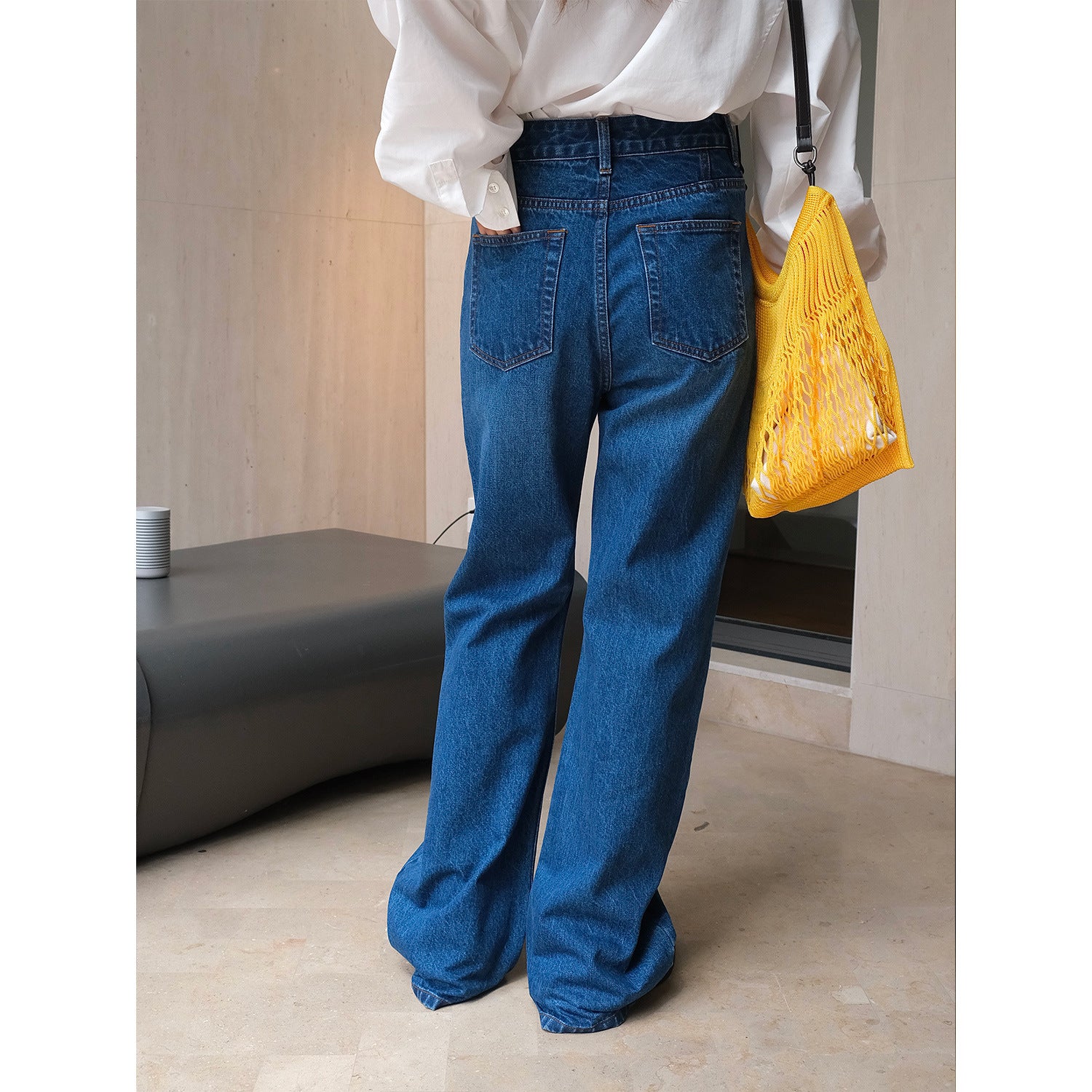 Women high-waisted jeans made of cotton denim in a relaxed straight cut with a used wash Chichicherry