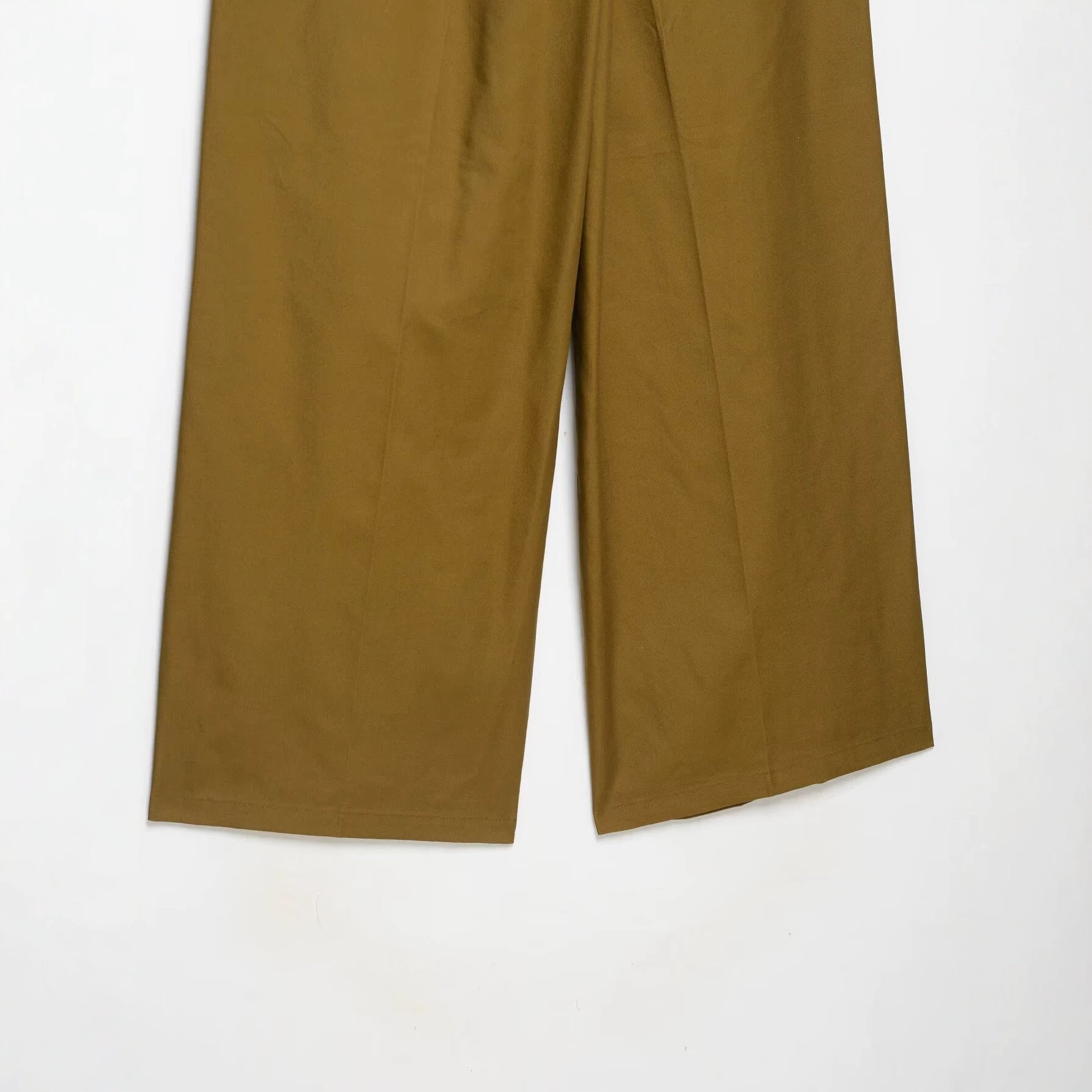 Women high-waisted wide pleated trousers with straight leg and side pockets Chichicherry