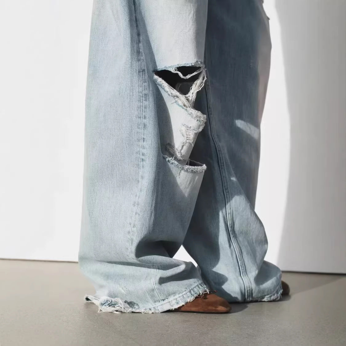 Women Wide High-Waist Jeans with Distinctive Rip and Used Look Chichicherry