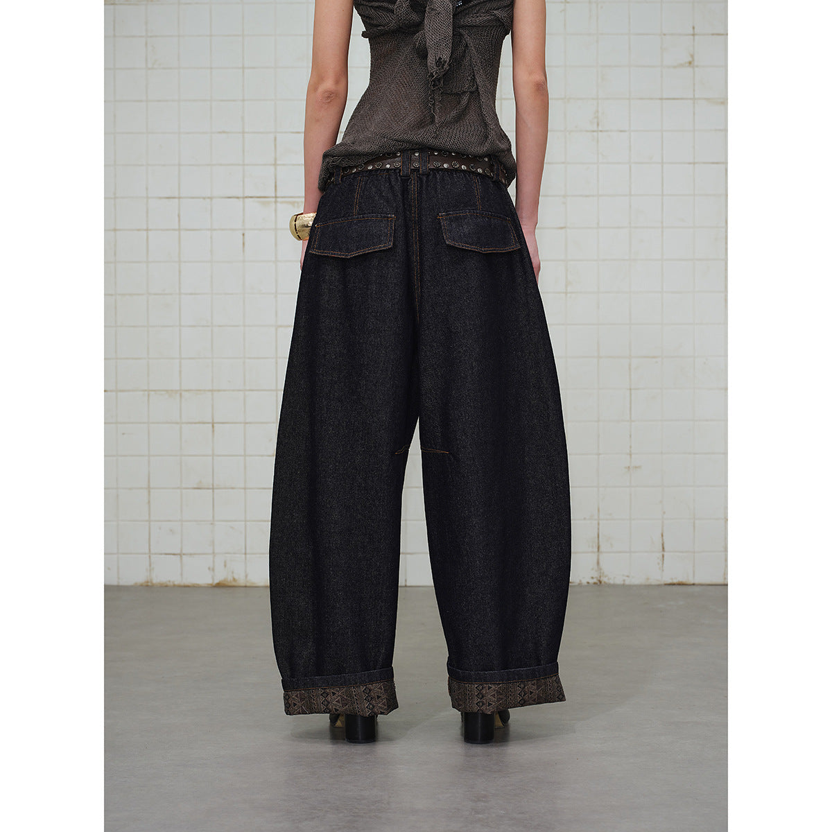 Women High-Waisted Culotte Jeans in Balloon Cut with Decorative Flap Pocket Chichicherry