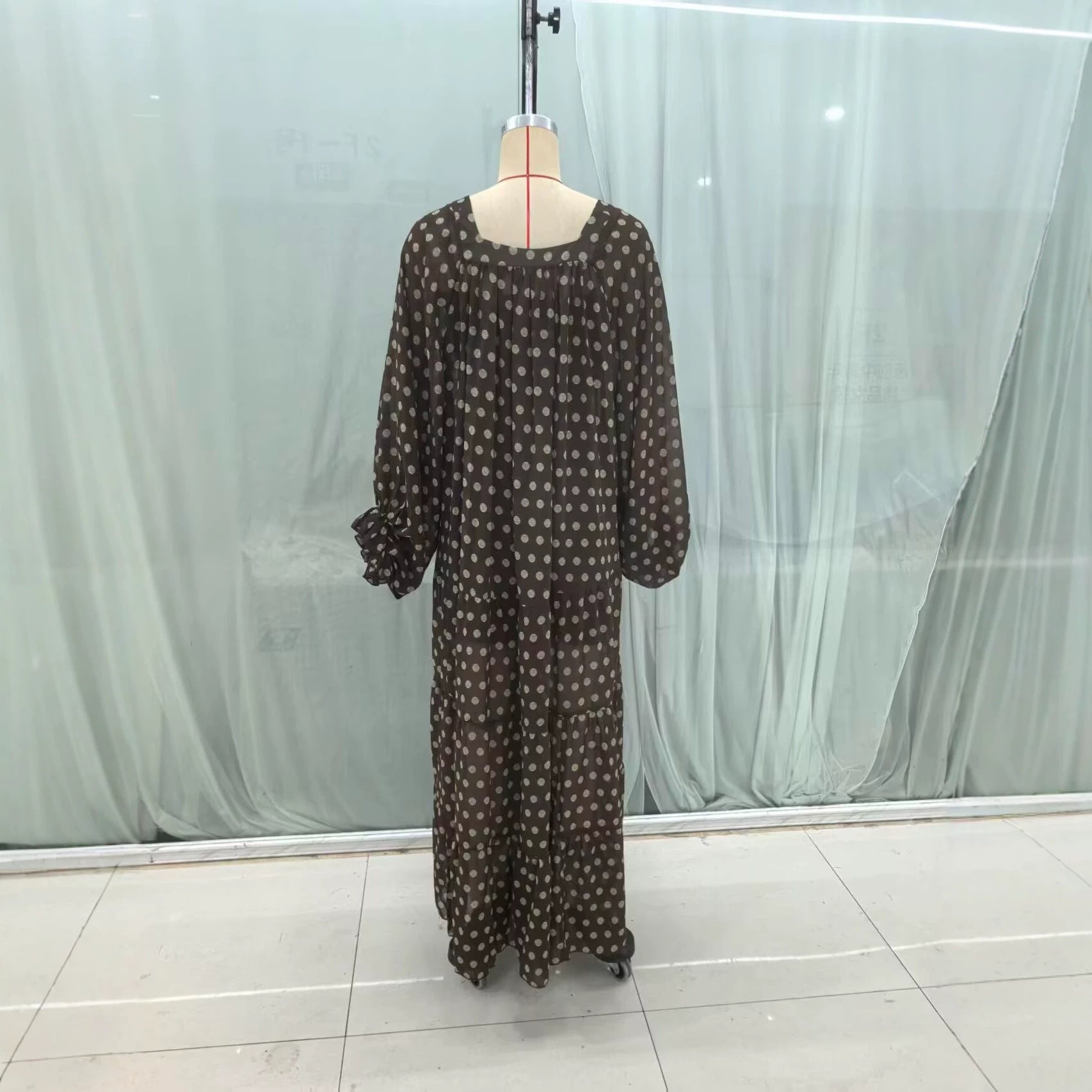 Women’s midi dress with ruffled tiers, balloon sleeves and V-neck Chichicherry