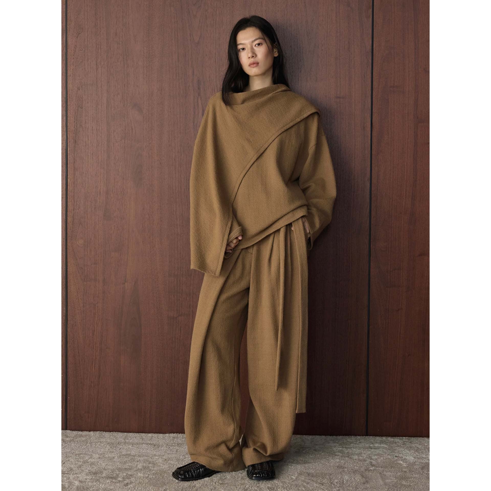 Women's High-Waisted Palazzo Pants made of structured wool blend with pleat and tunnel belt Chichicherry