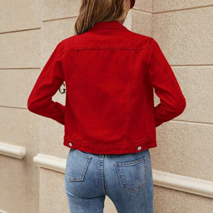 Women's fitted short denim jacket in trucker style with flap pockets Chichicherry