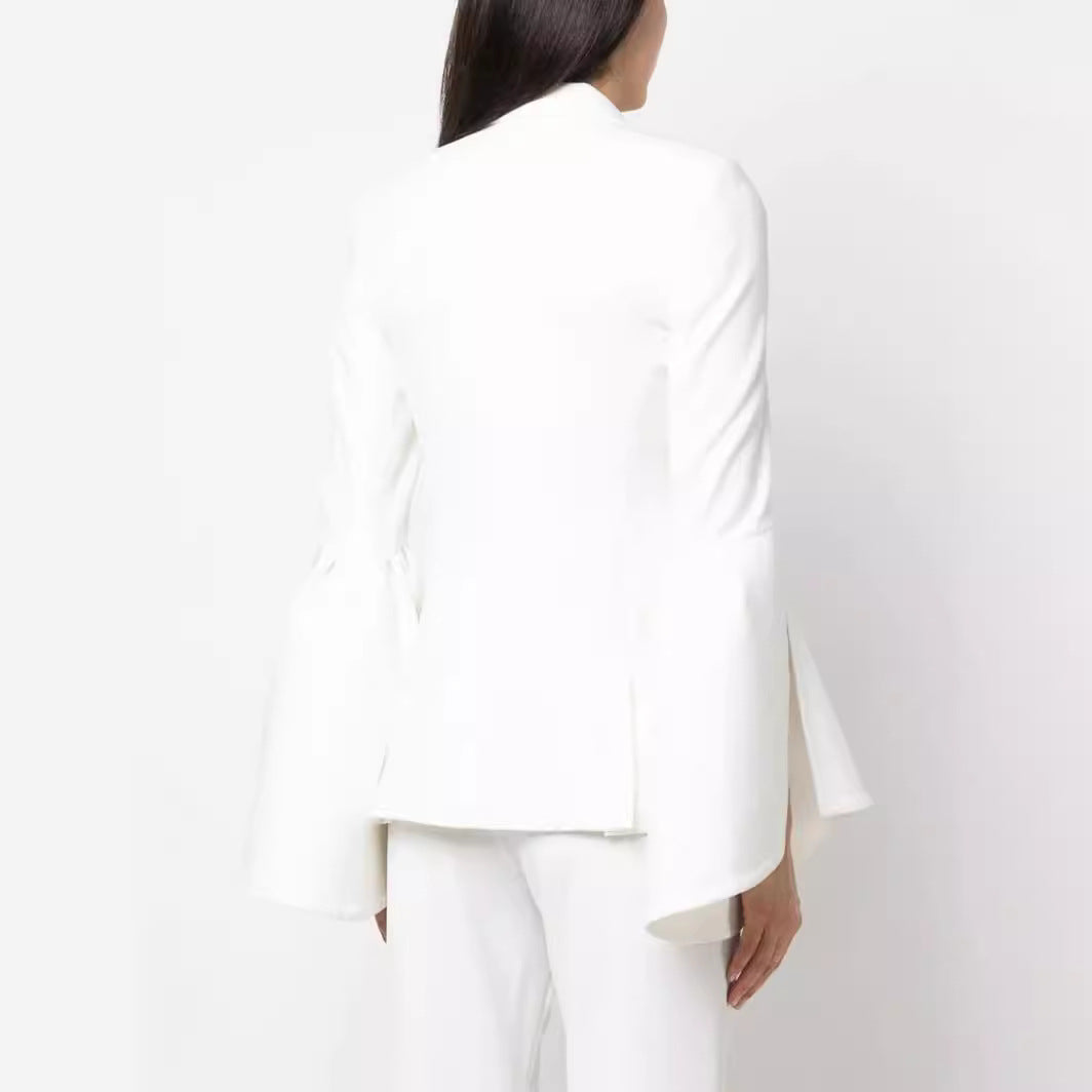 Ladies two-piece tailored suit with fitted single-breasted jacket and flared sleeve cuffs Chichicherry