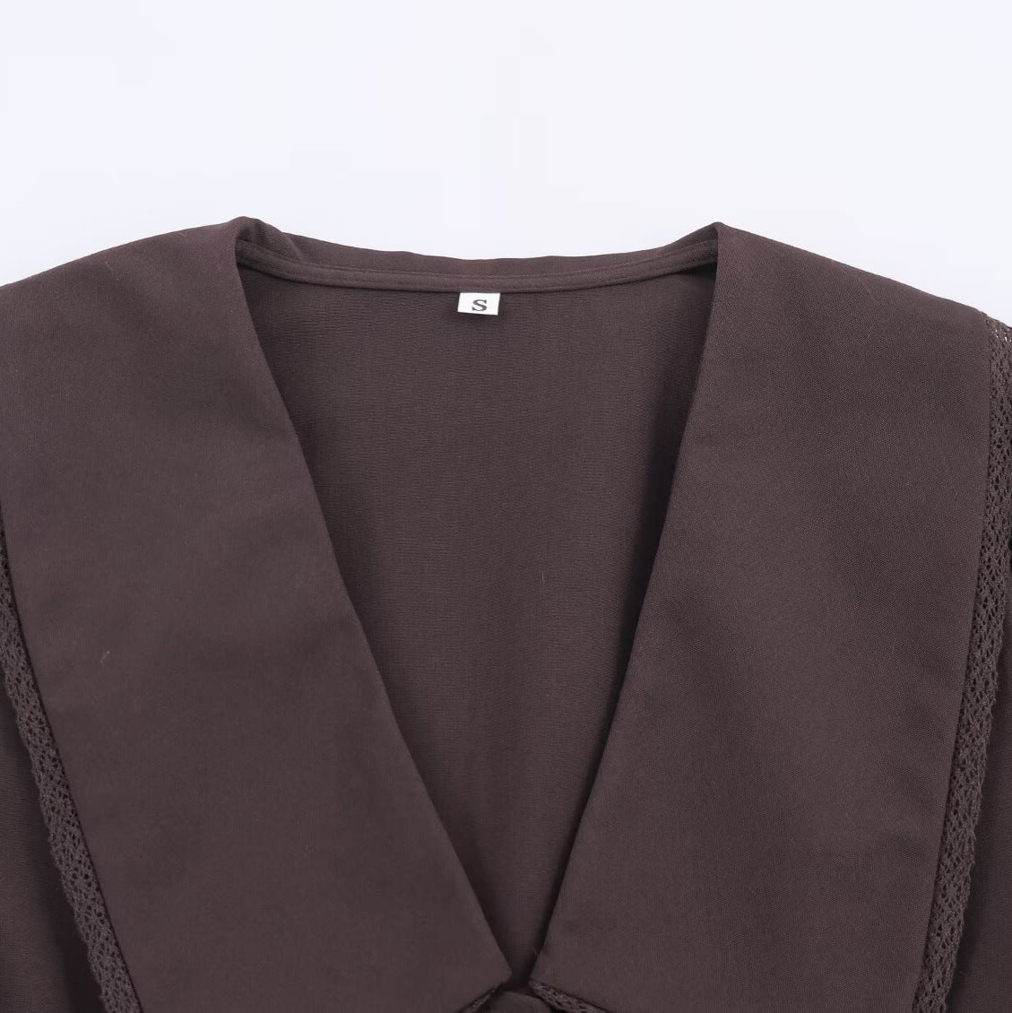 Ladies' blouse with oversized sailor collar, puff sleeves, and pleats Chichicherry
