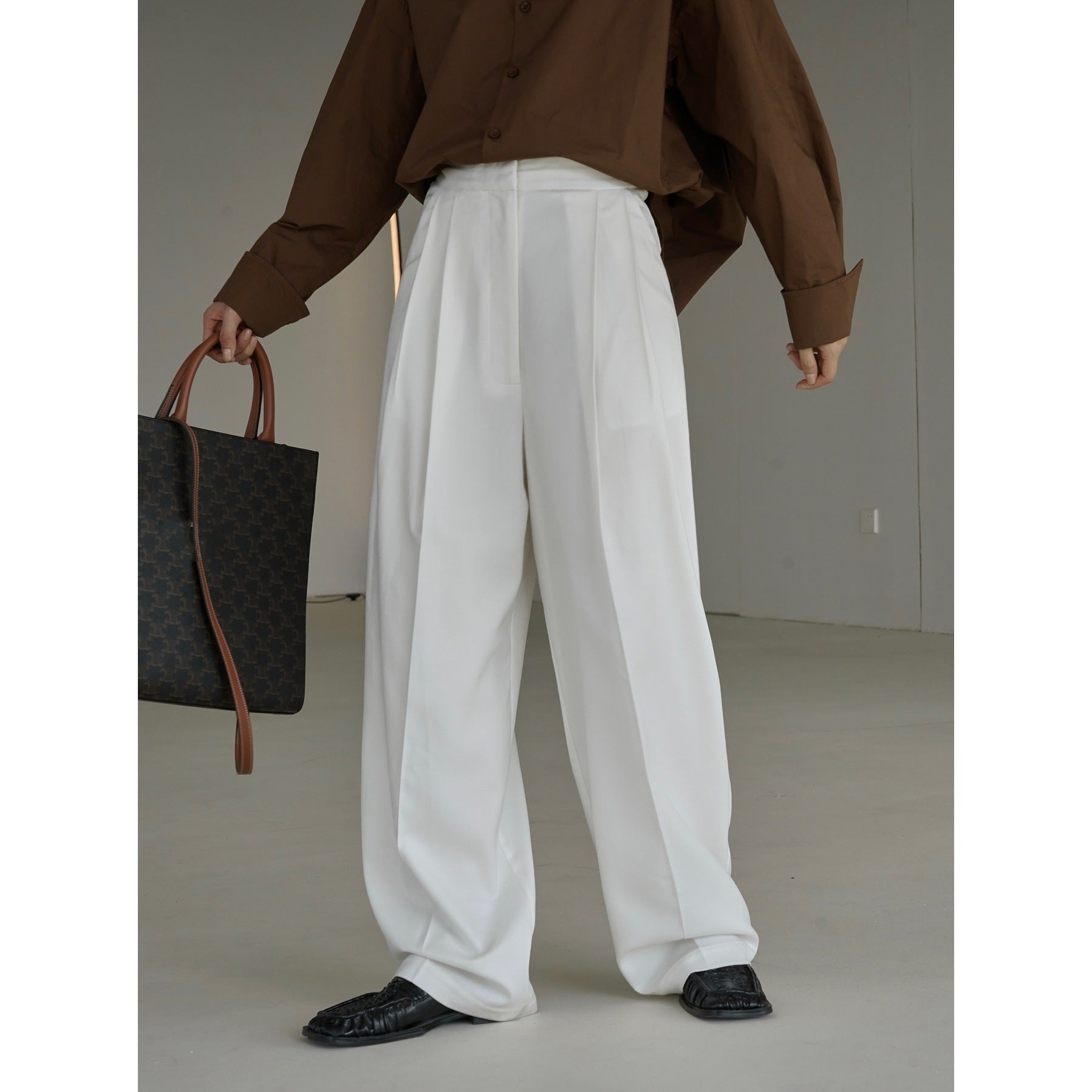 Women Wide High-Waist Tailored Trousers with Concealed Button Placket and Pleats Chichicherry