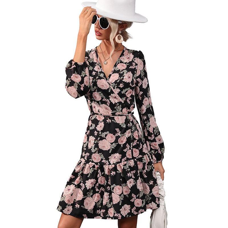 Women's wrap dress with floral pattern, V-neck and ruffle hem