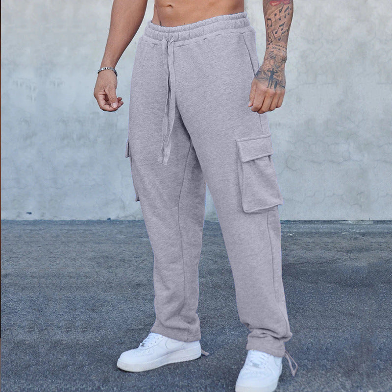 Men's cargo sweatpants in relaxed fit with large flap pockets and drawstring Chichicherry