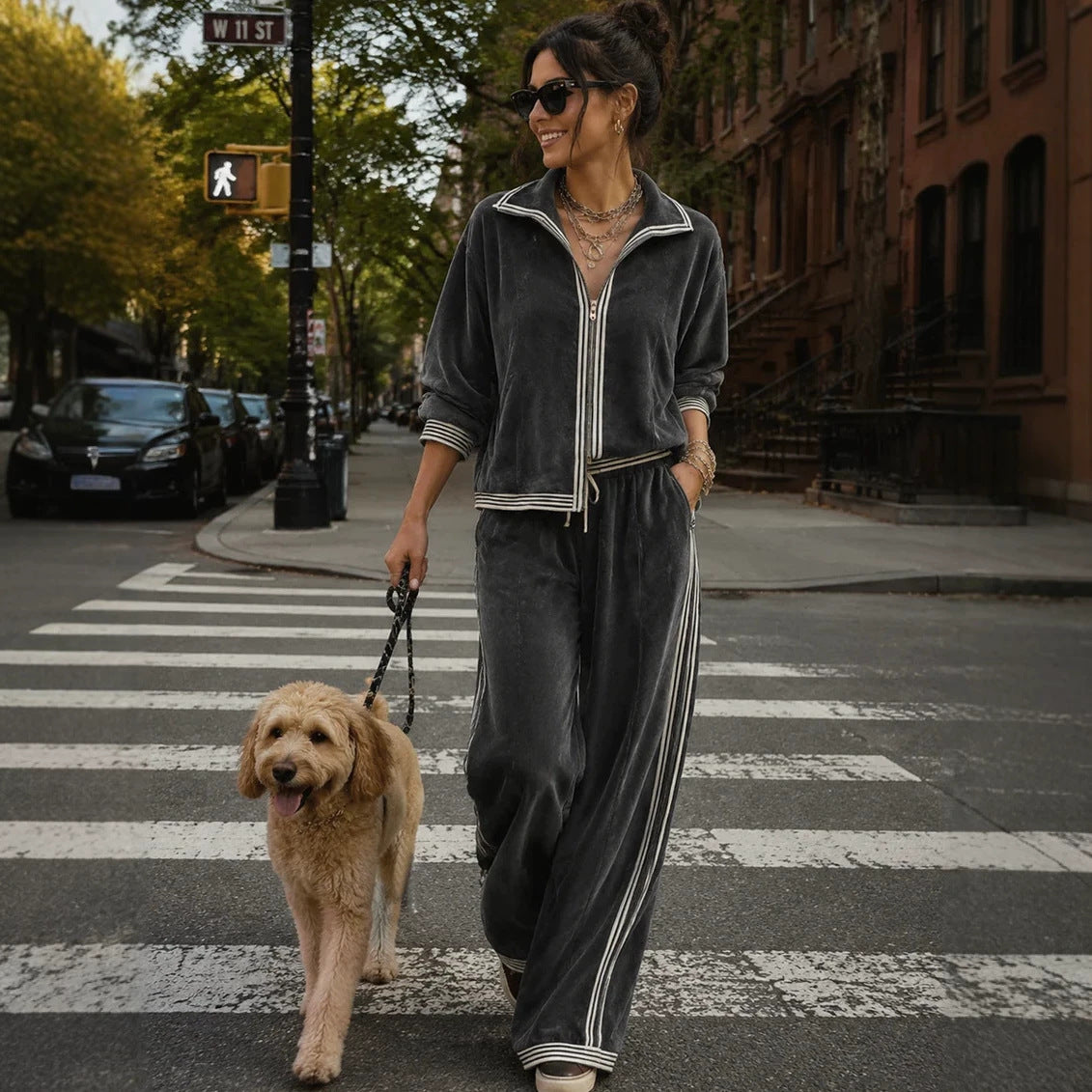 Women's Casual Velvet Tracksuit Set with Zip and Contrast Stripes Chichicherry