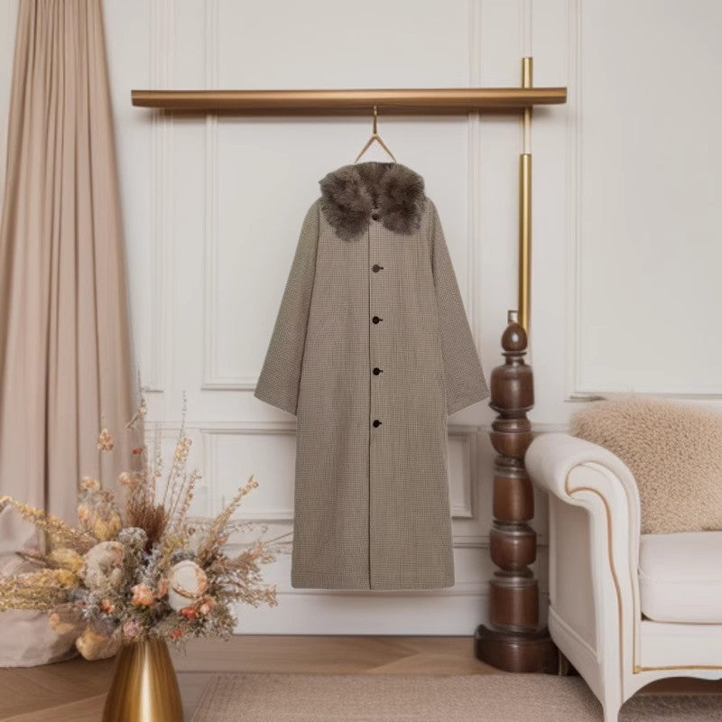 Ladies Long Glencheck Coat with Voluminous Faux Fur Collar and Straight Cut Chichicherry