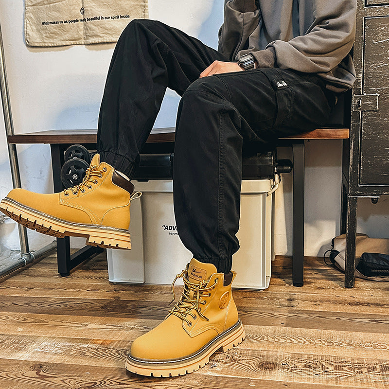 Men's cargo pants in urban utility style with elastic waistband and cuffs