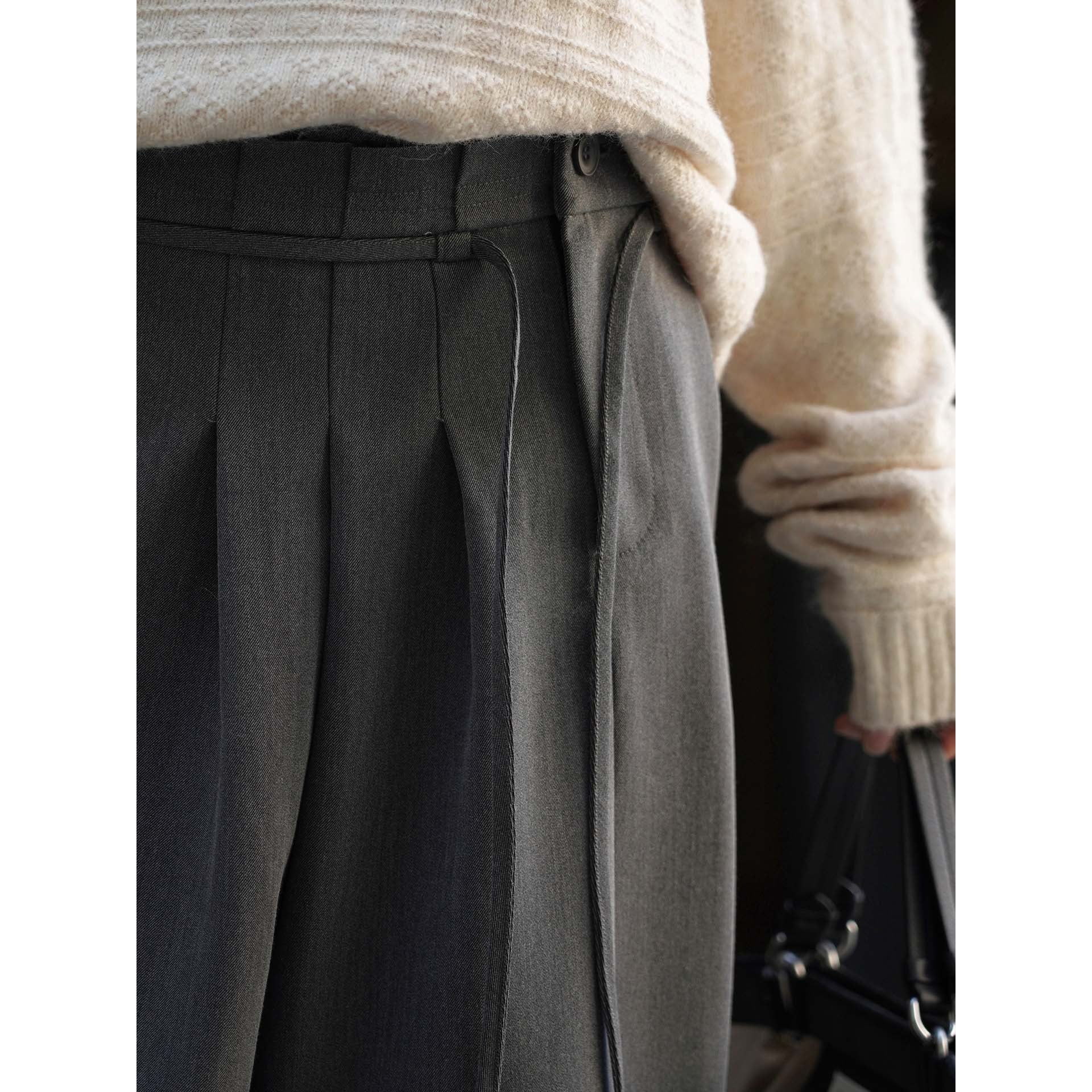 Women's Wide Pleated High-Waist Pants with Pleats and Waistband Chichicherry