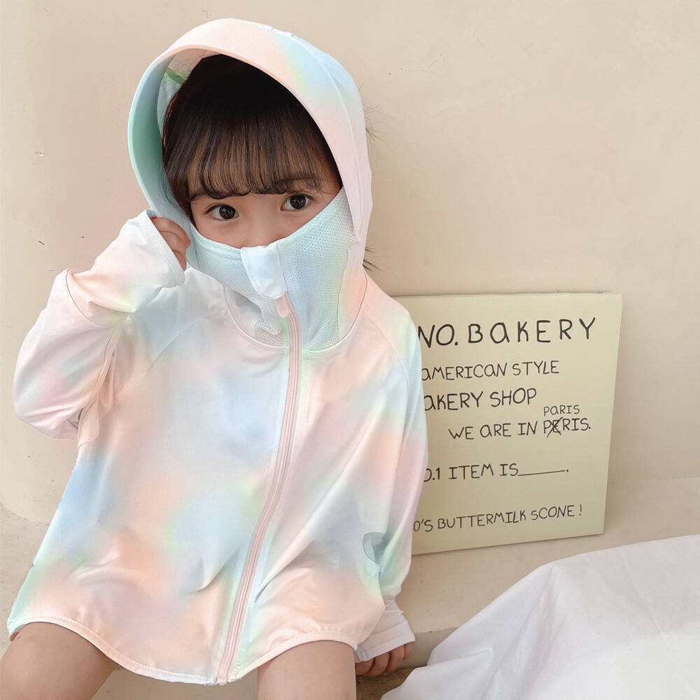 Women's breathable and water-repellent sports jacket with hood Chichicherry