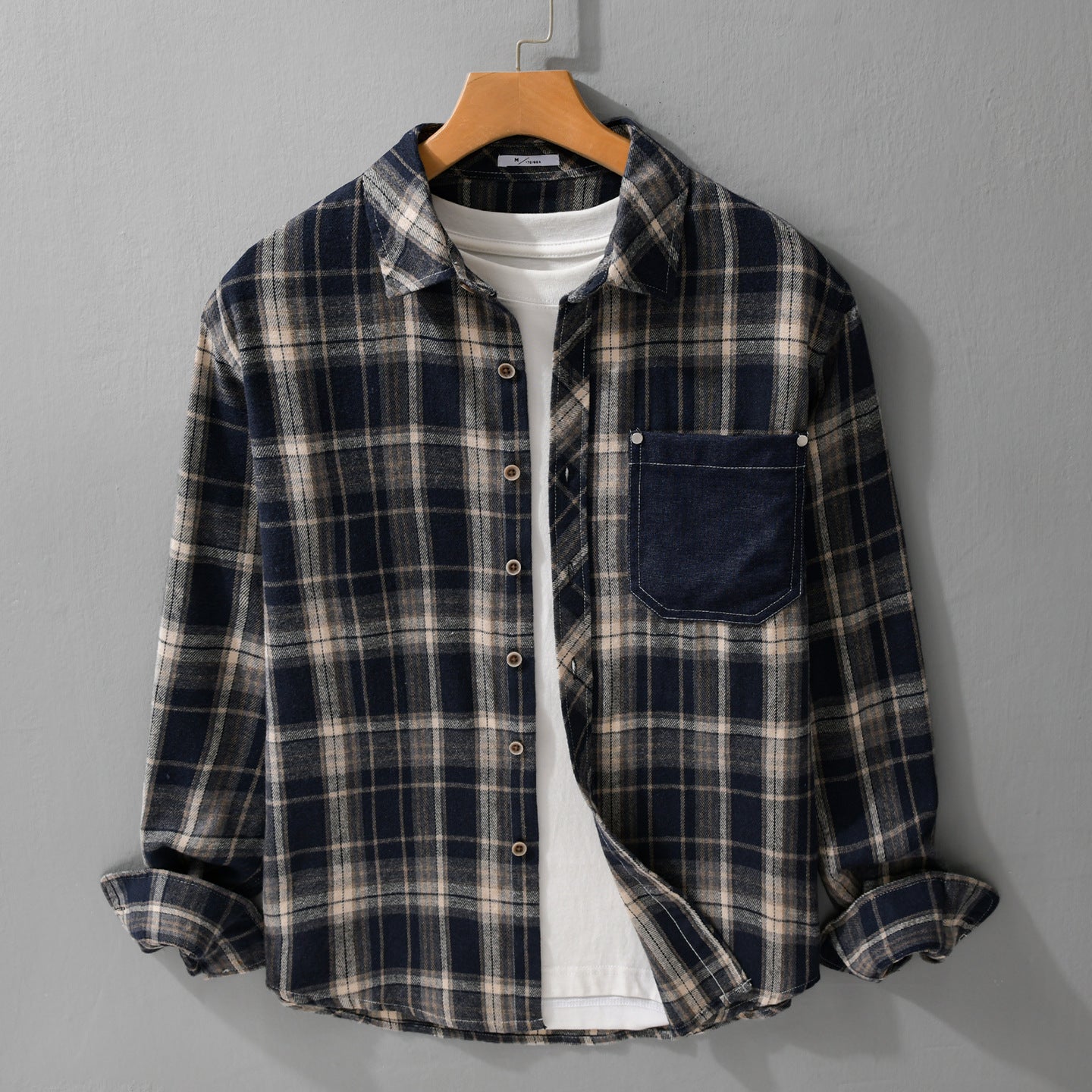 Men's checkered flannel overshirt in relaxed-fit with contrasting chest pocket Chichicherry