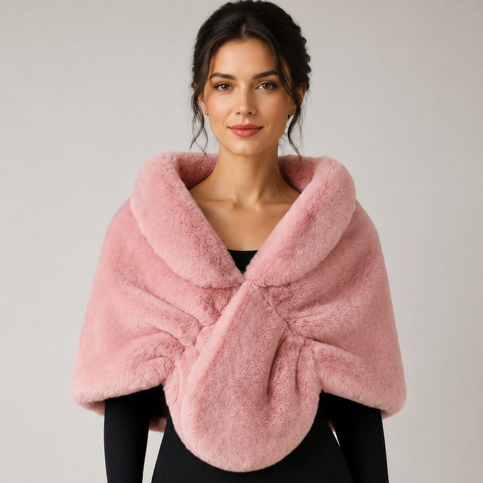 Women Elegant Faux Fur Stole in Capelet Cut Chichicherry