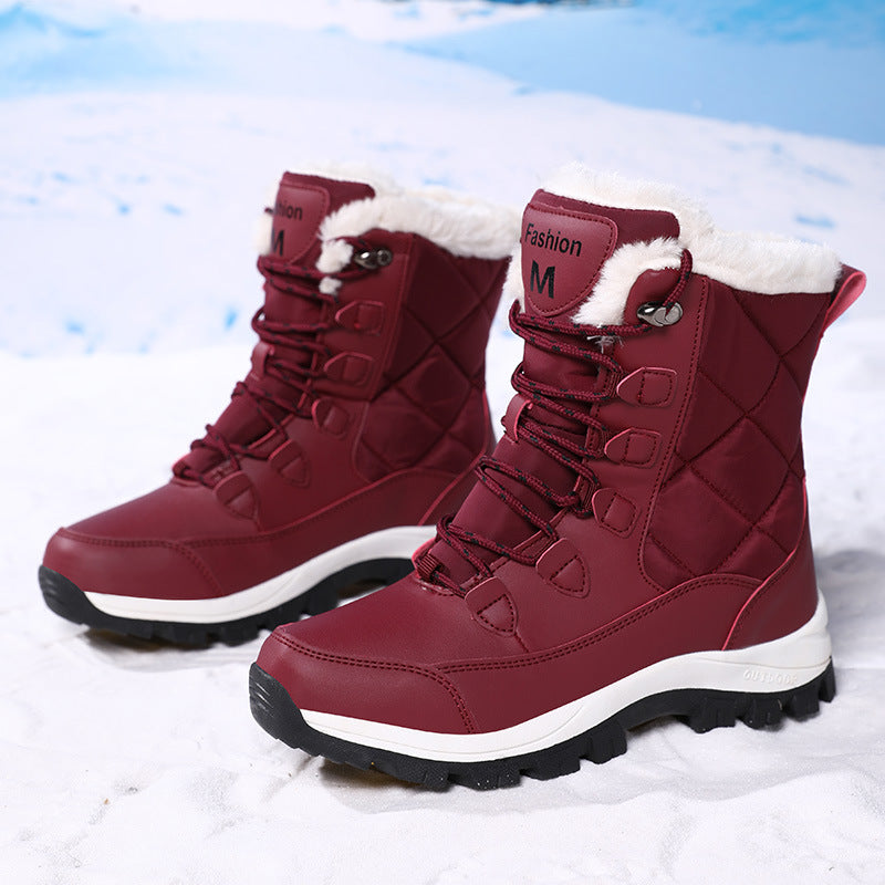 Women's thermally insulated lace-up ankle boots with quilted shaft padding and non-slip terrain profile sole Chichicherry