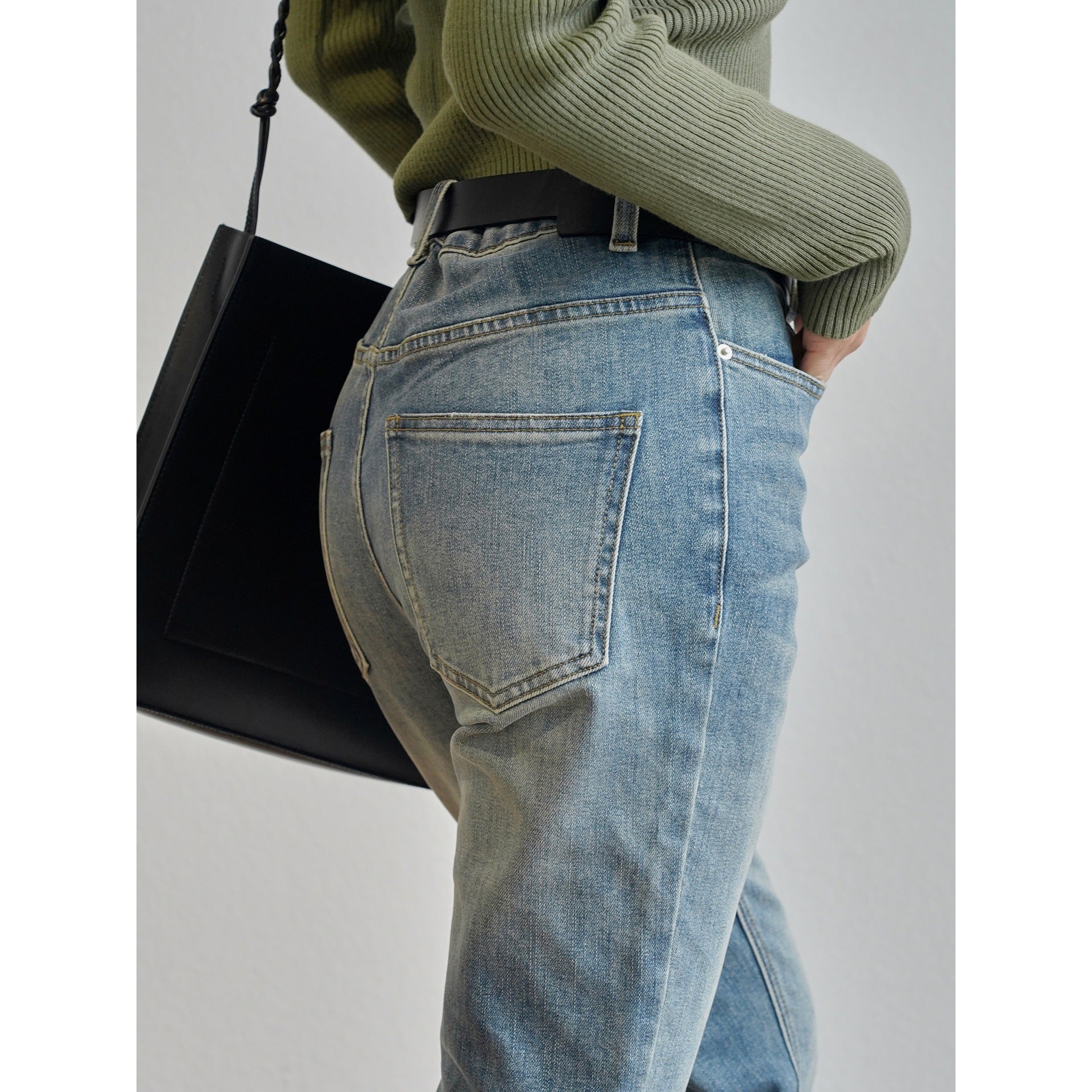Women's High-Waist Flared Jeans with Vintage Wash and Light Flare Shape Chichicherry