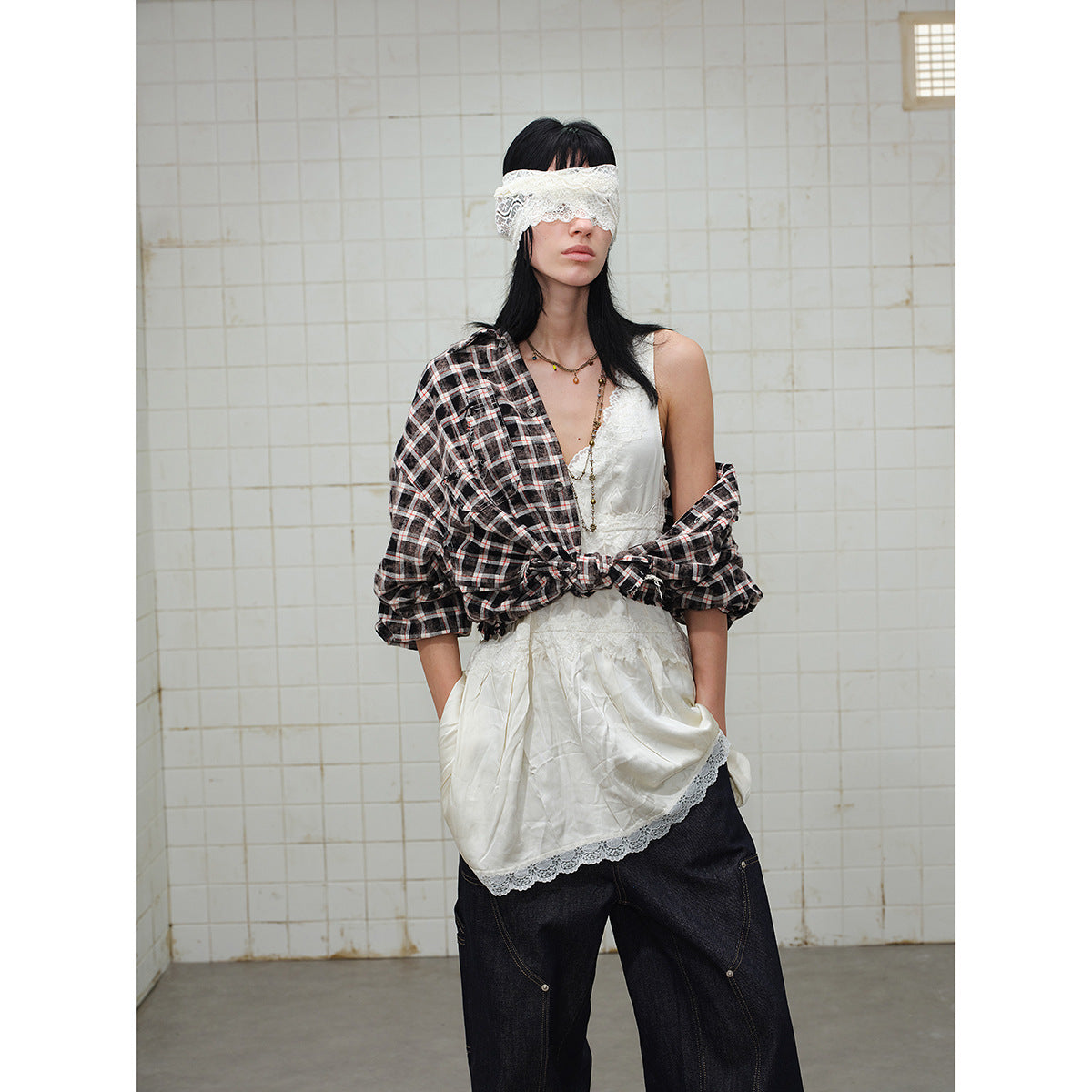 Men's checked overshirt in workwear style with frayed hem and double chest pockets Chichicherry
