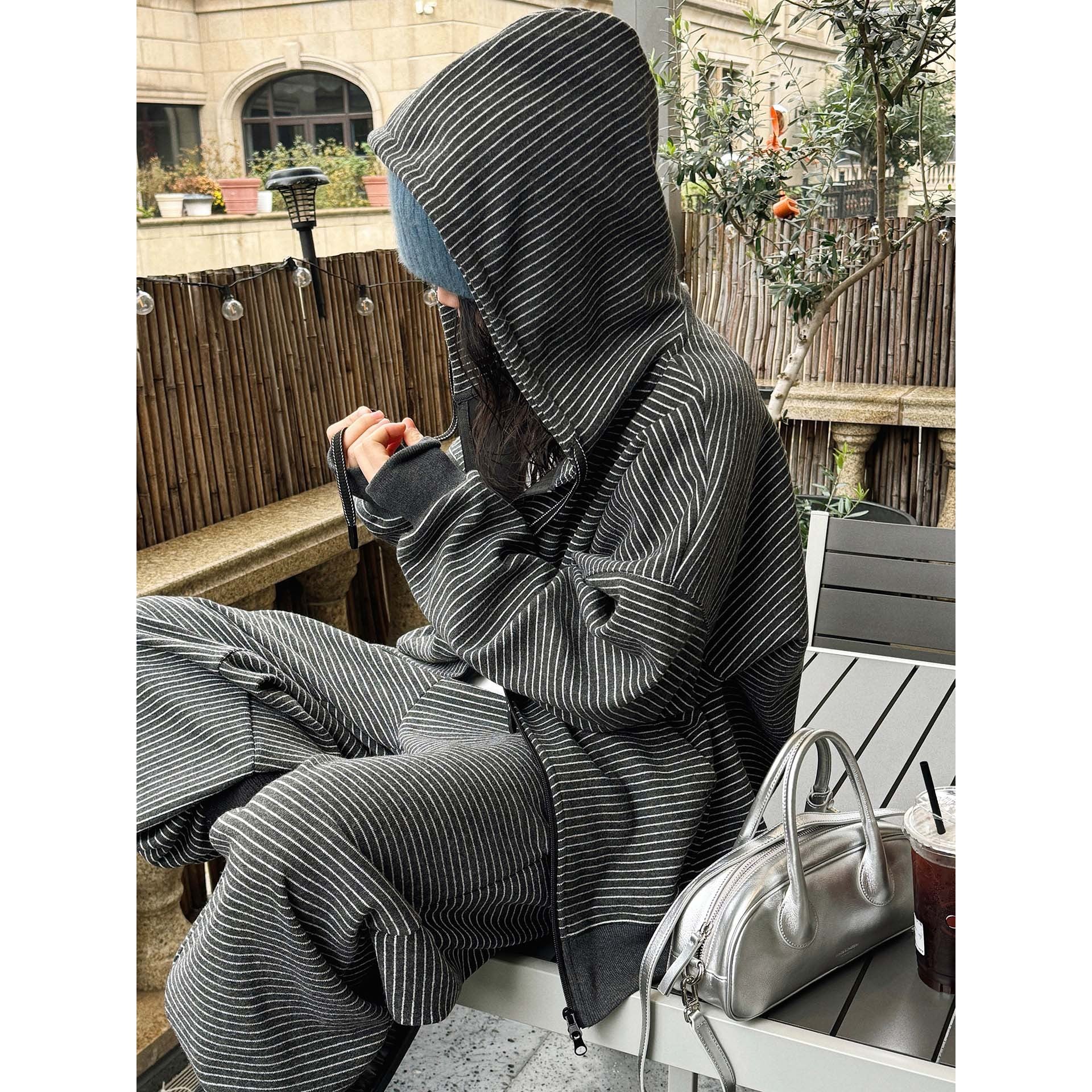 Women's Oversize Hooded Jacket with Zipper and Fine Striped Pattern Chichicherry