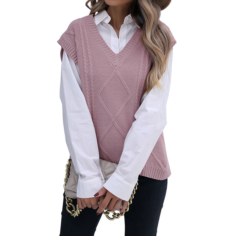 Women's knitted long vest with cable pattern, V-neck and relaxed oversized fit Chichicherry