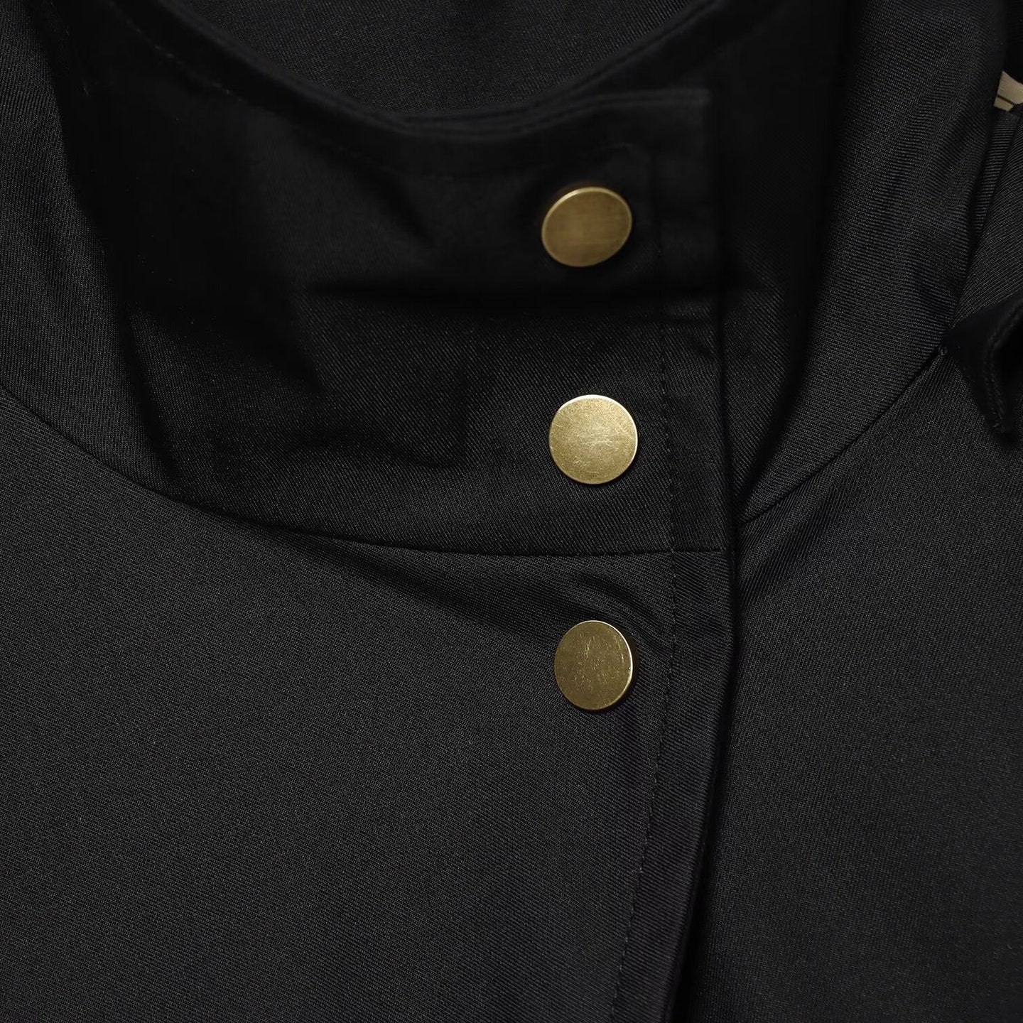 Ladies Short Water-Repellent Hooded Jacket with Snap Button Placket and Patch Pockets Chichicherry